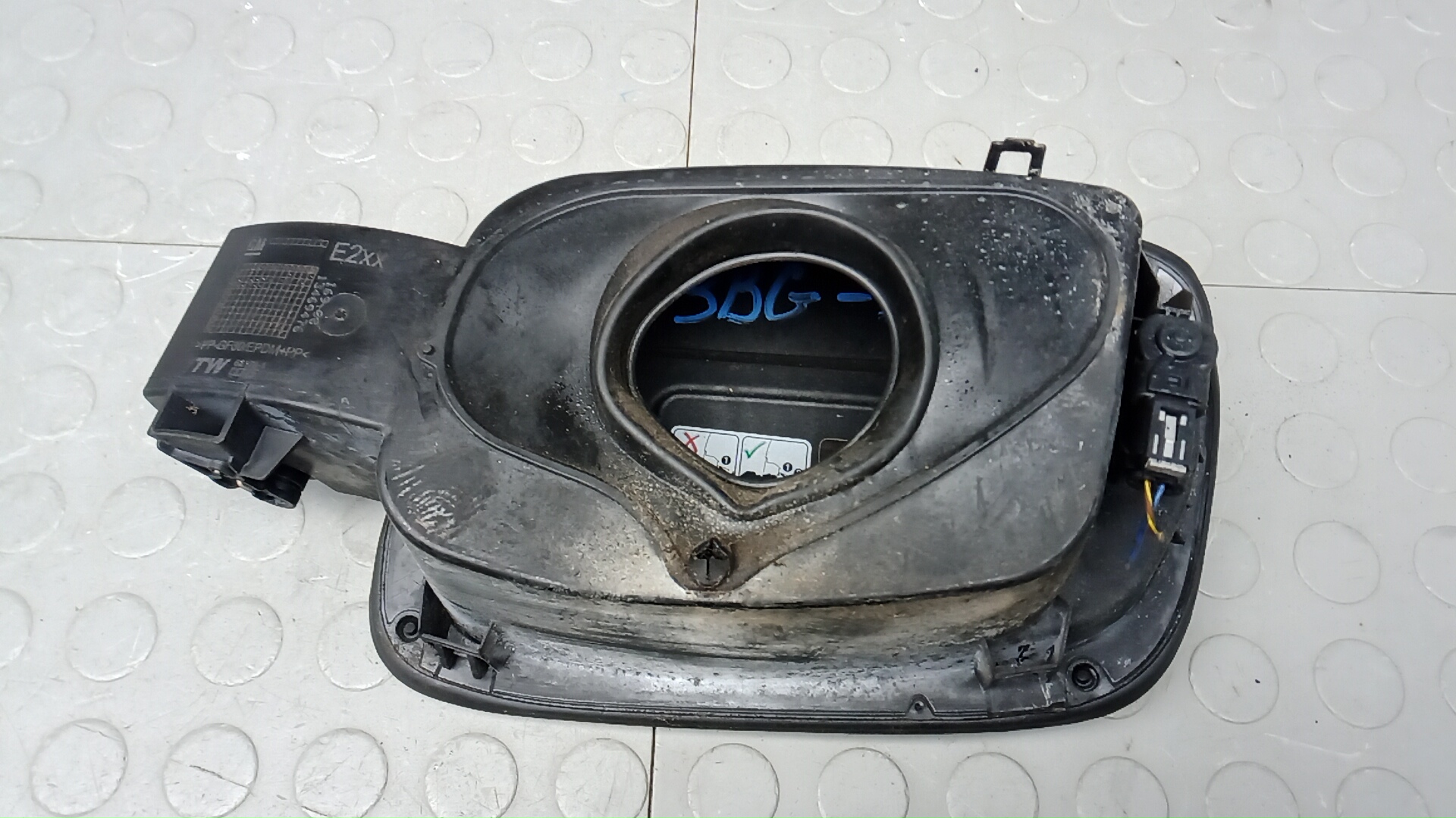 Лючок бензобака