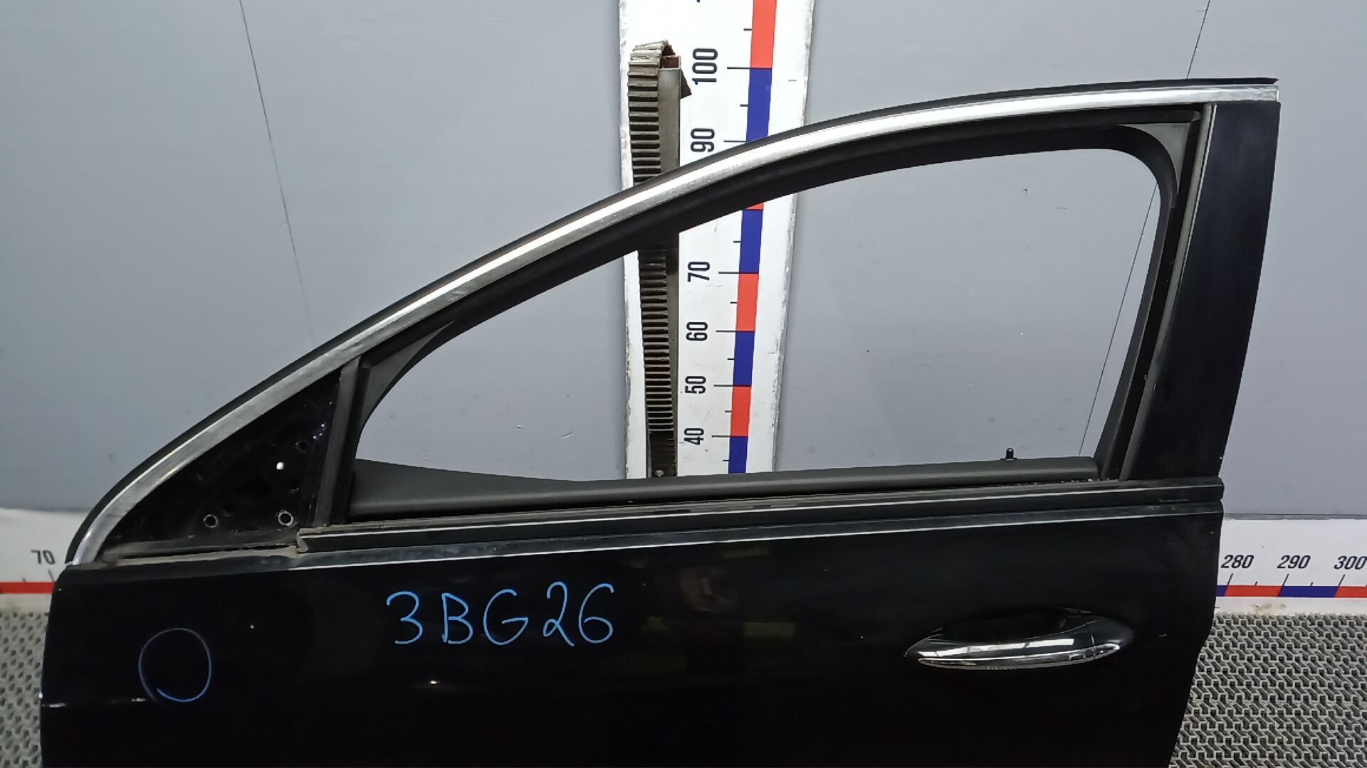 Дверь передняя левая