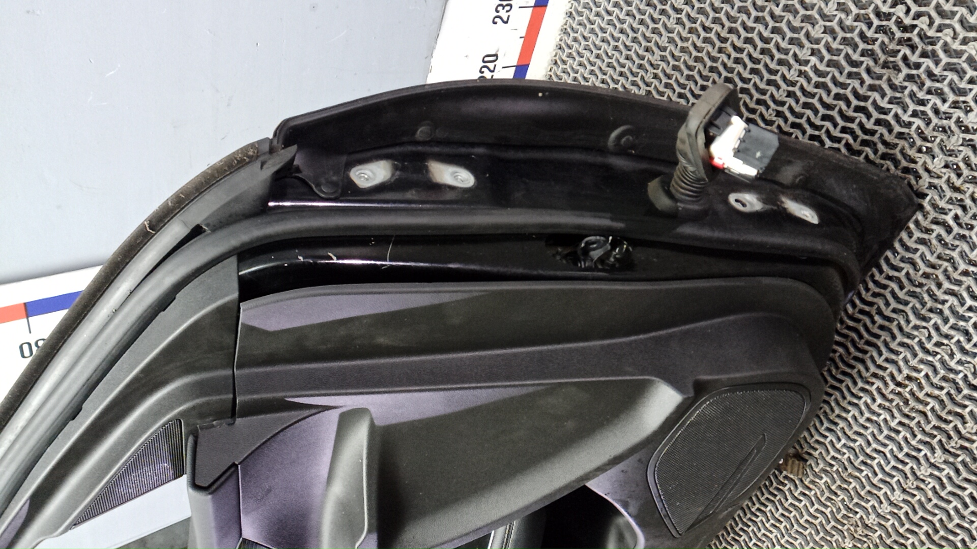 Дверь передняя левая