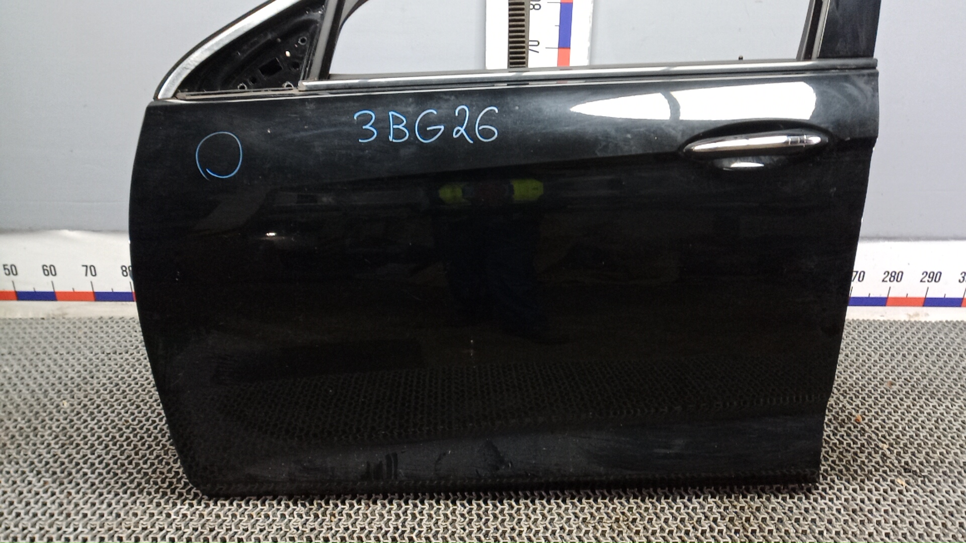 Дверь передняя левая