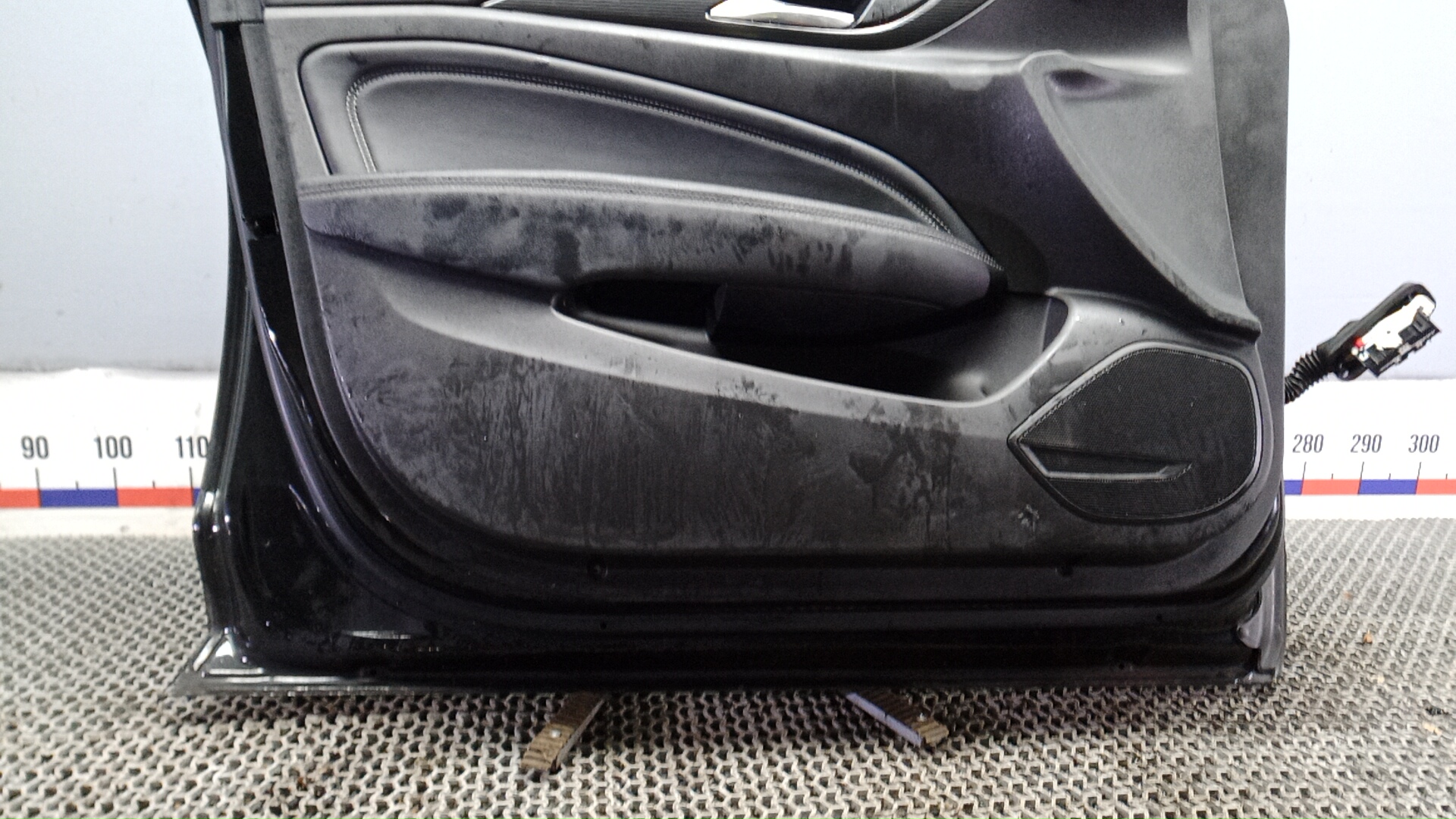 Дверь передняя левая