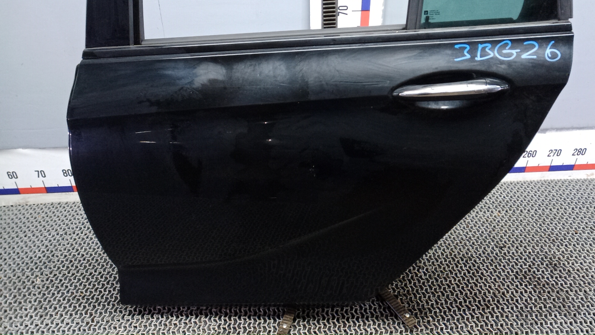 Дверь задняя левая