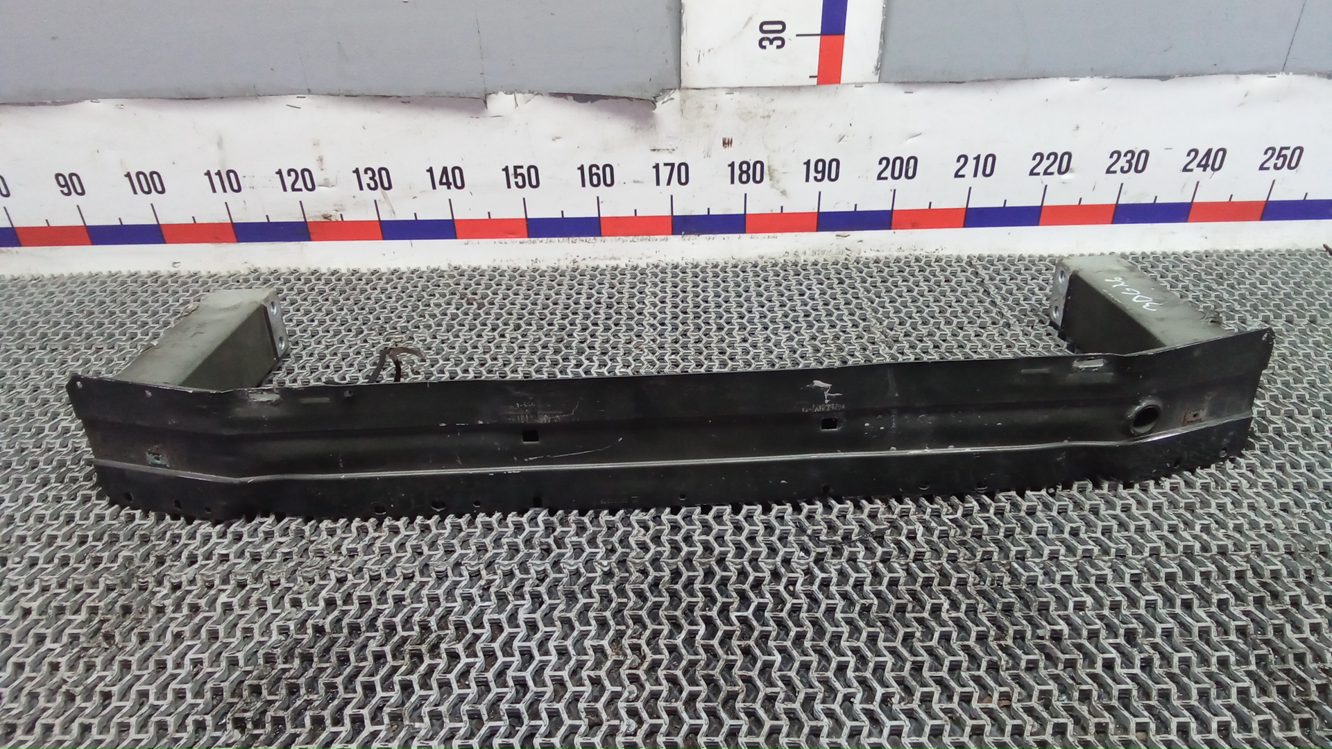 Кронштейн усилителя переднего бампера