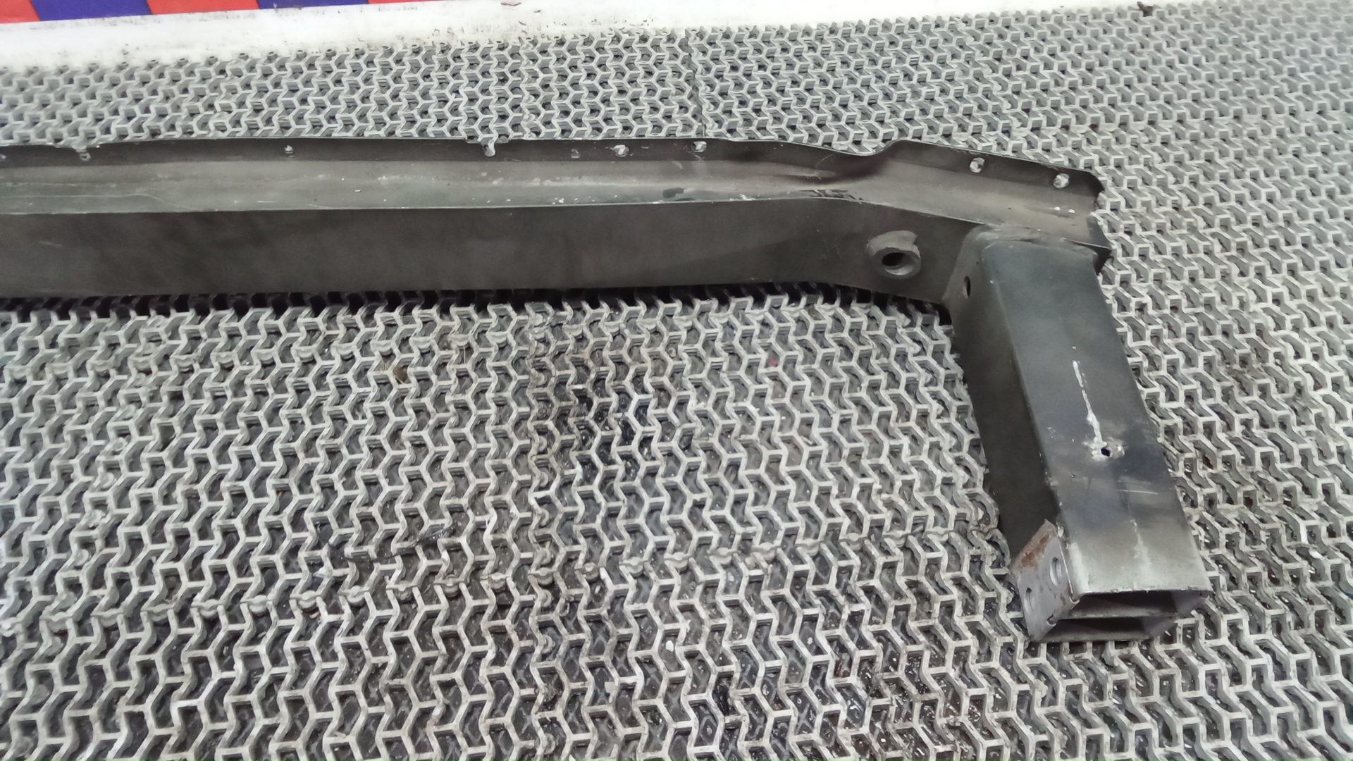 Кронштейн усилителя переднего бампера