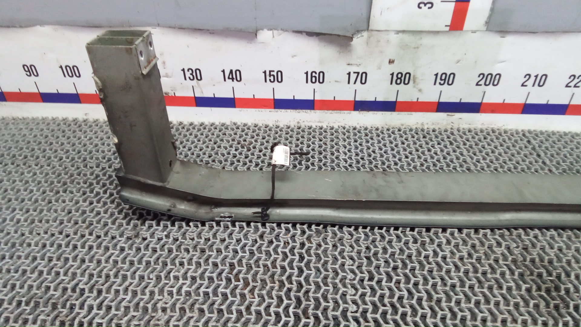 Кронштейн усилителя переднего бампера