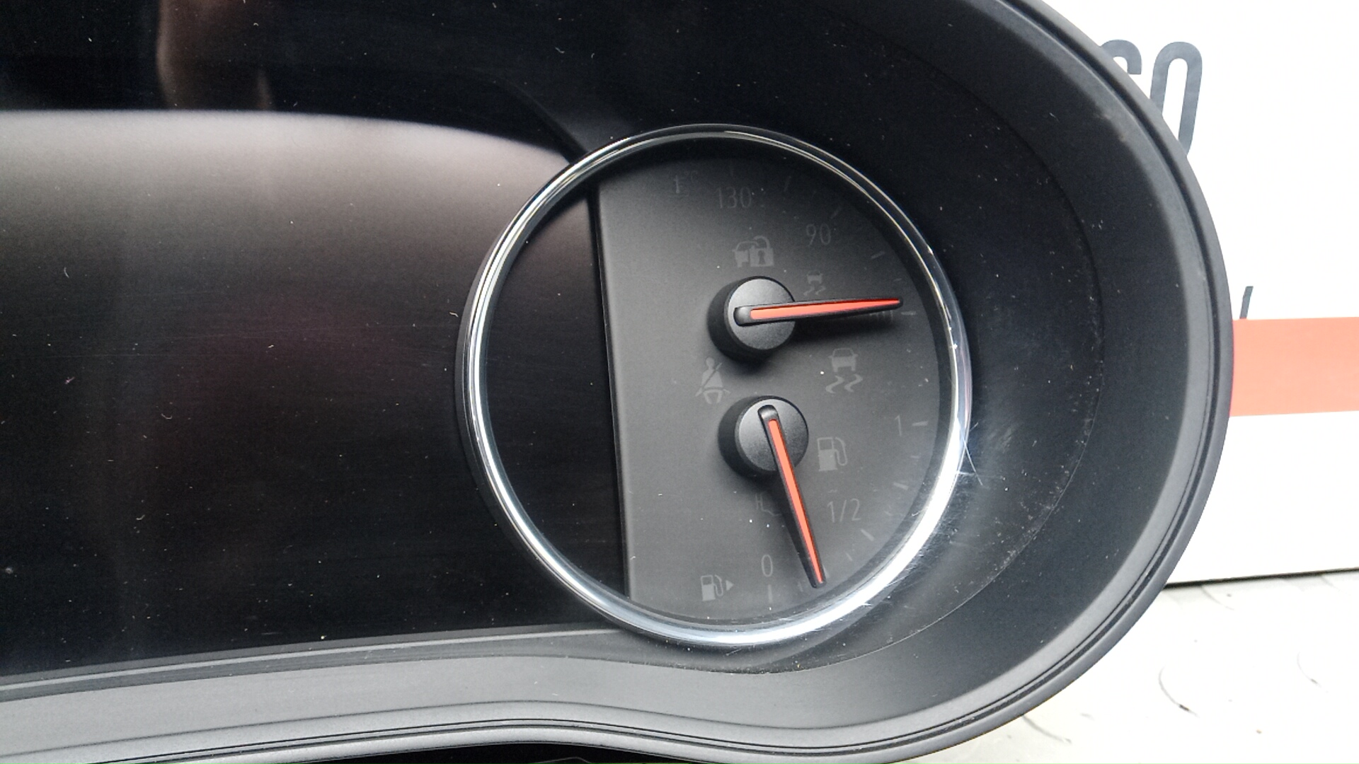 Панель приборов