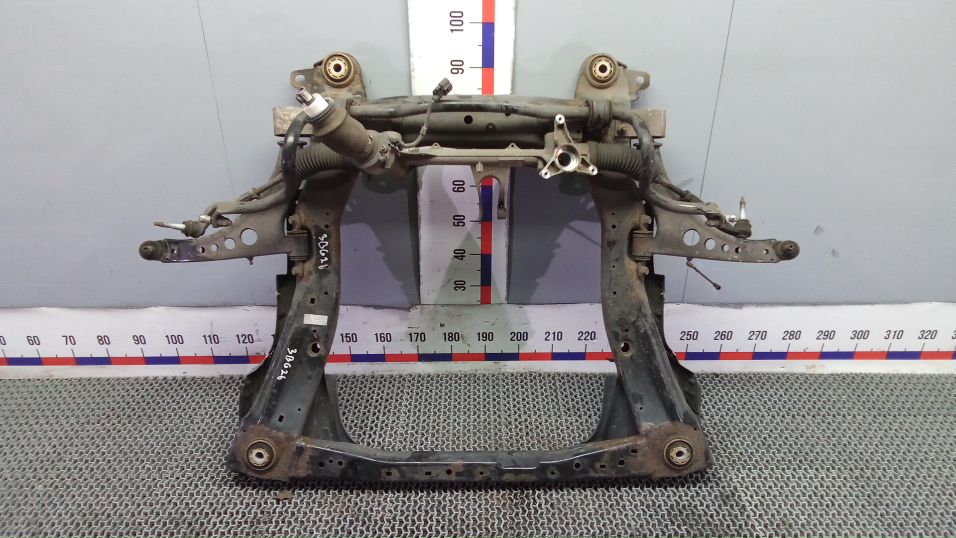 Балка передняя (крепление продольных тяг)