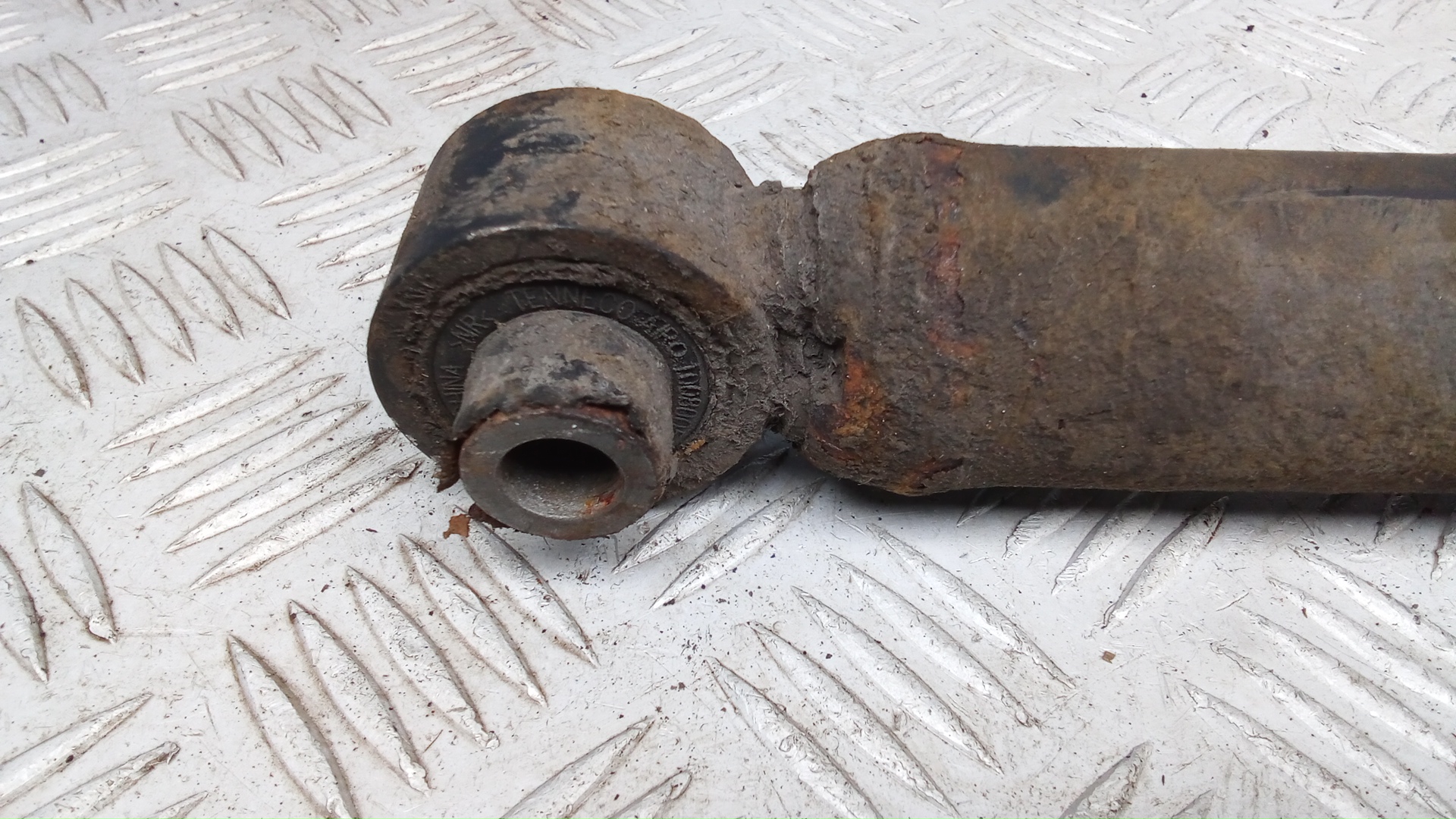 Амортизатор задний (стойка)