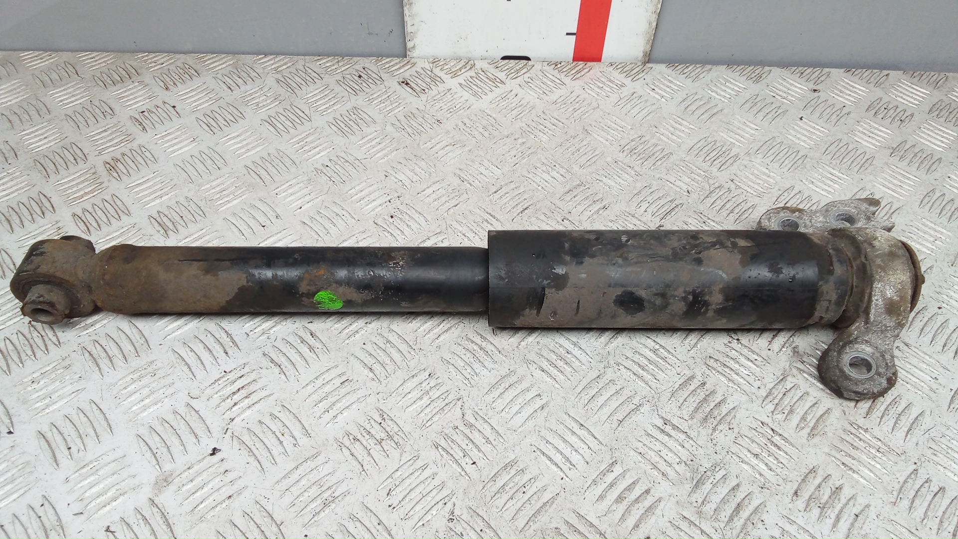 Амортизатор задний (стойка)