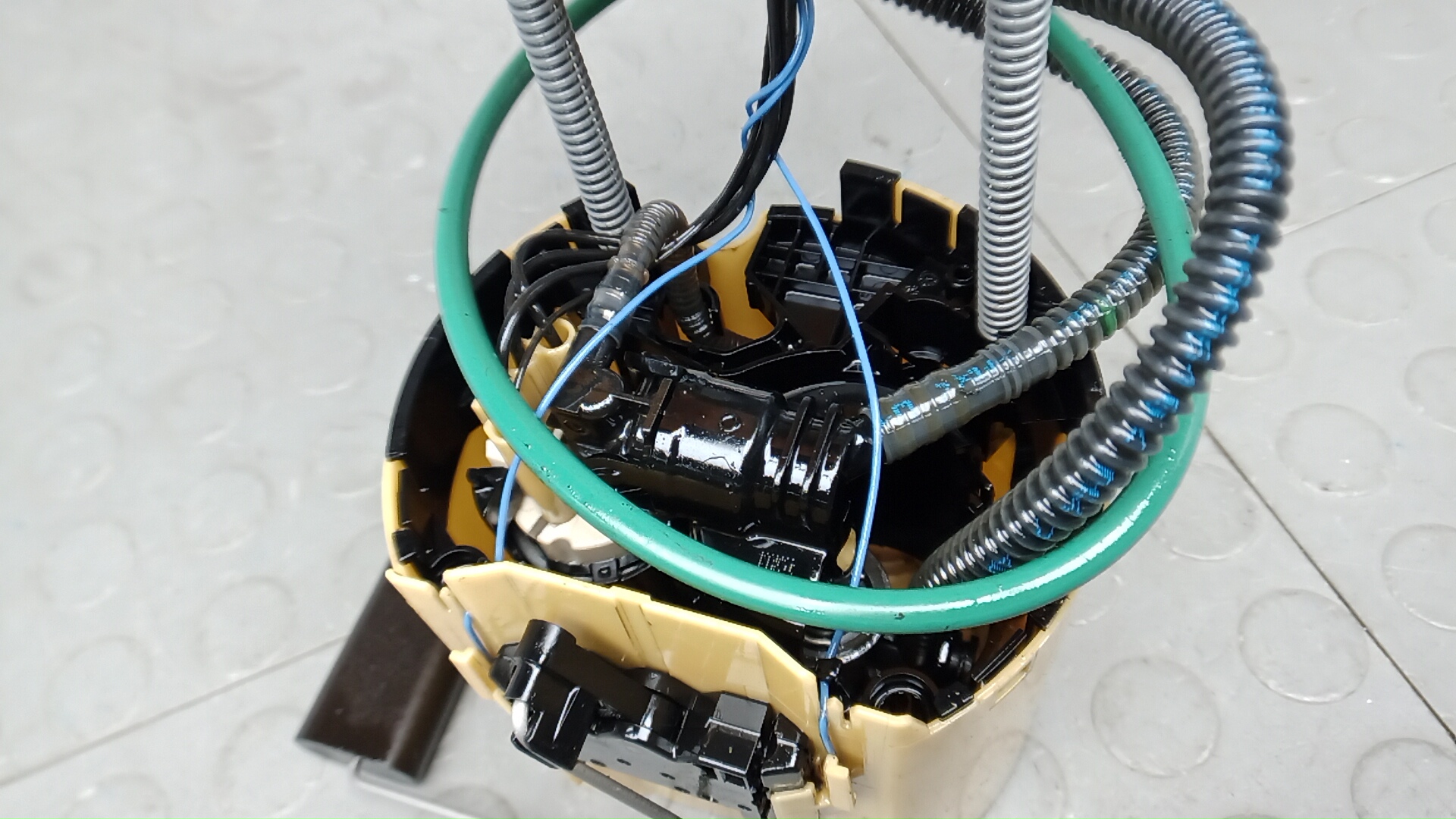 Насос топливный электрический