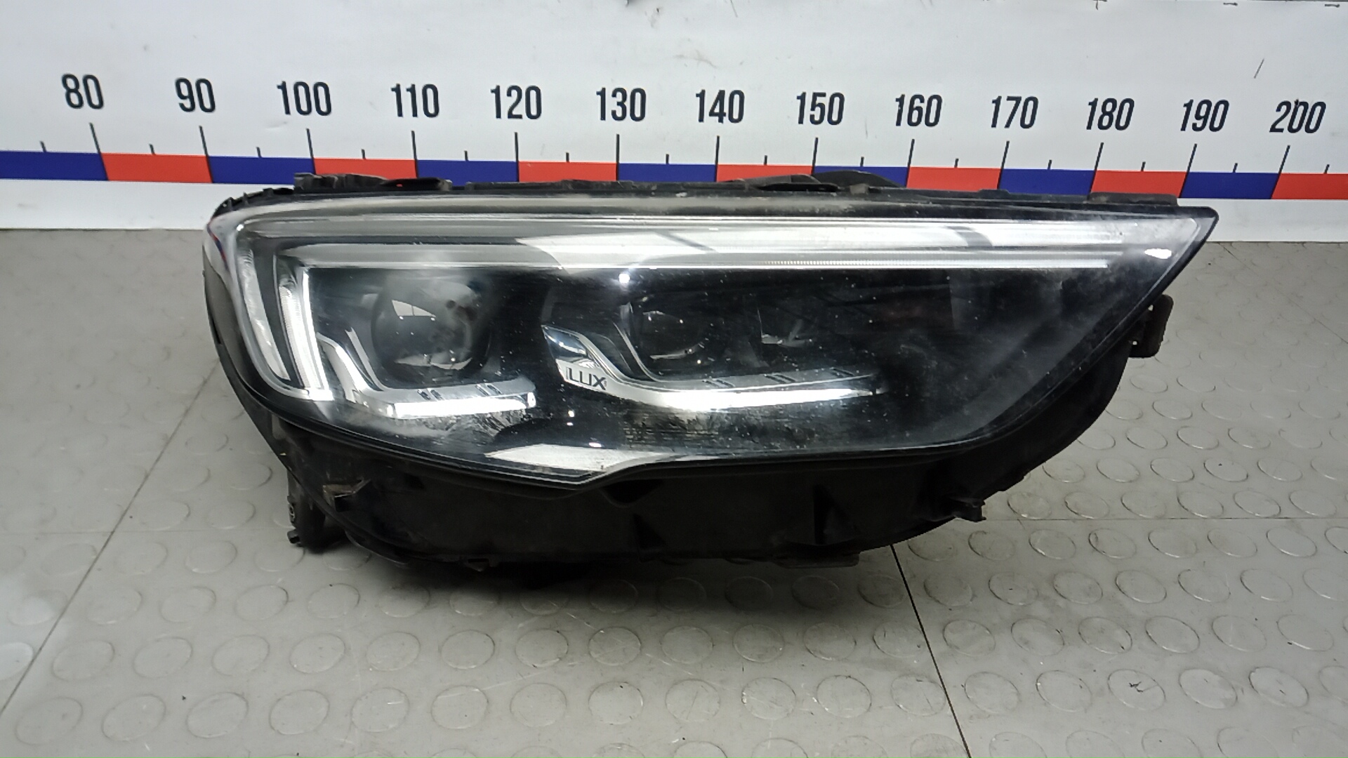 Фара правая