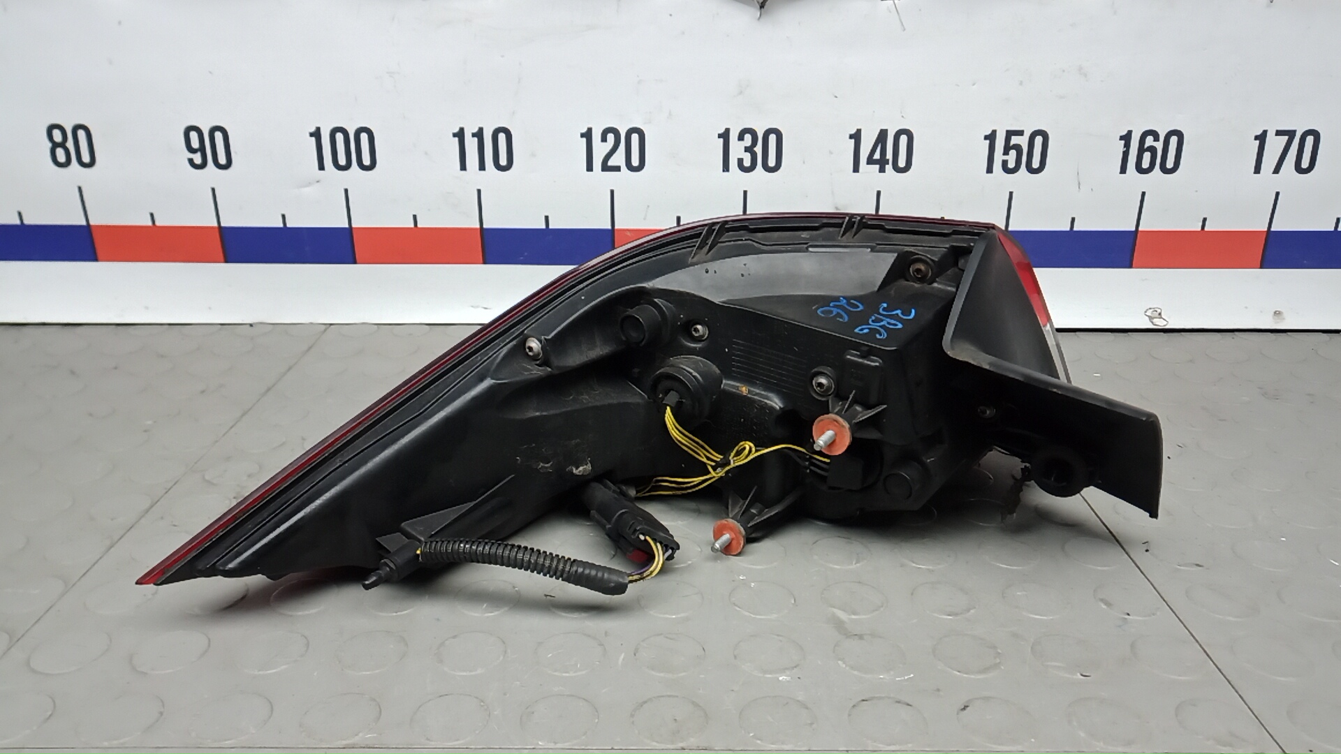 Фонарь задний правый