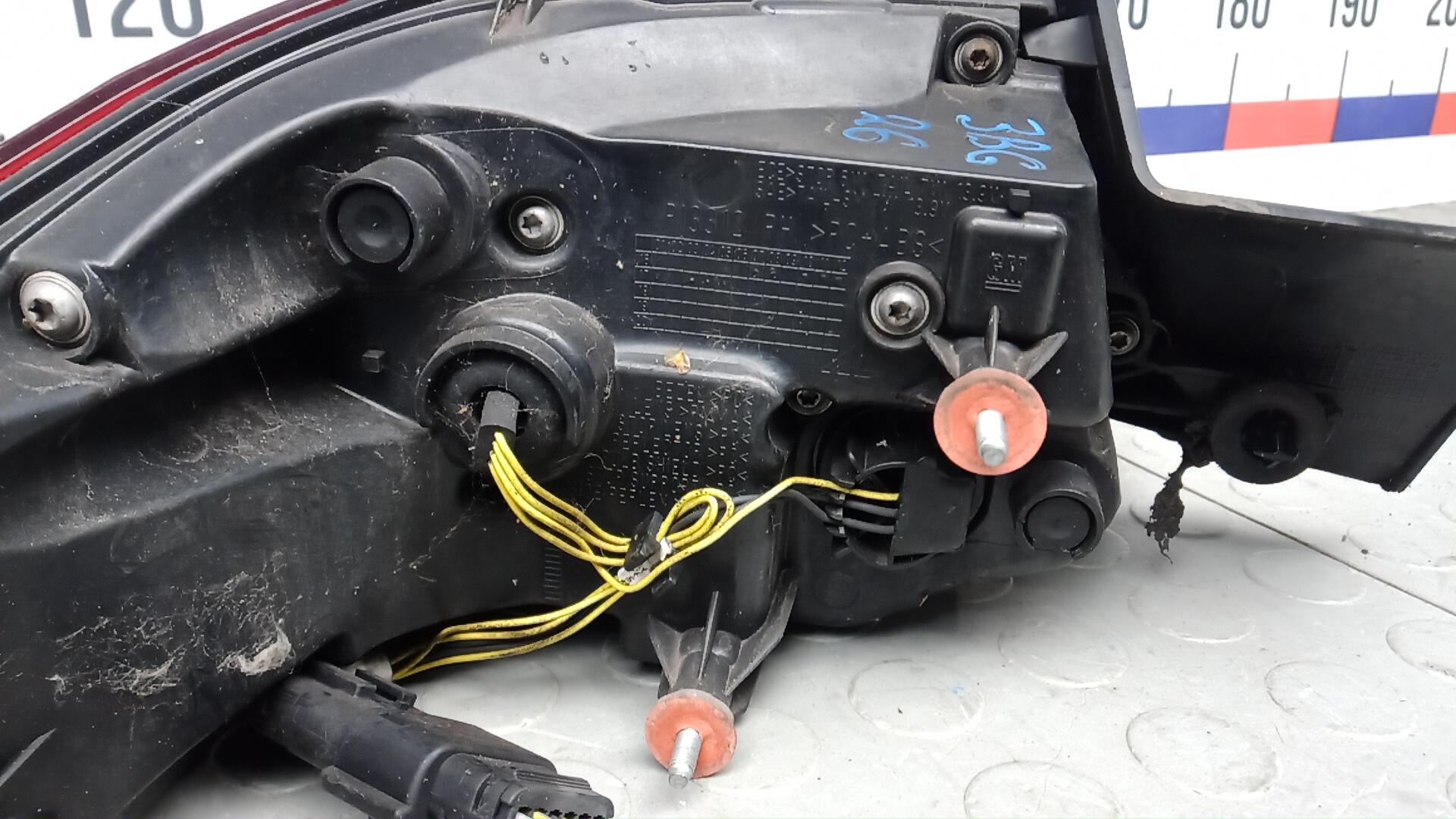 Фонарь задний правый