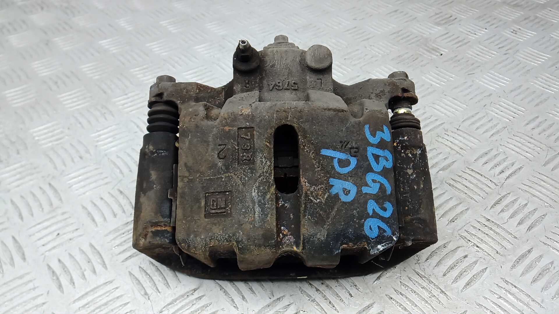 Суппорт передний правый