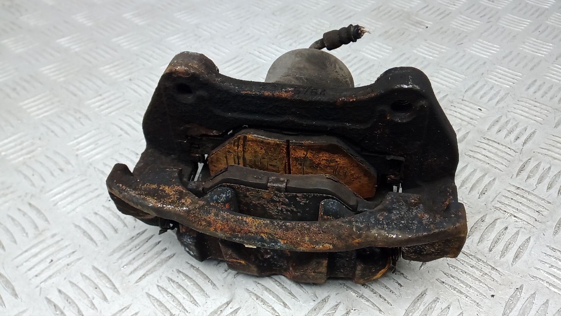 Суппорт передний правый