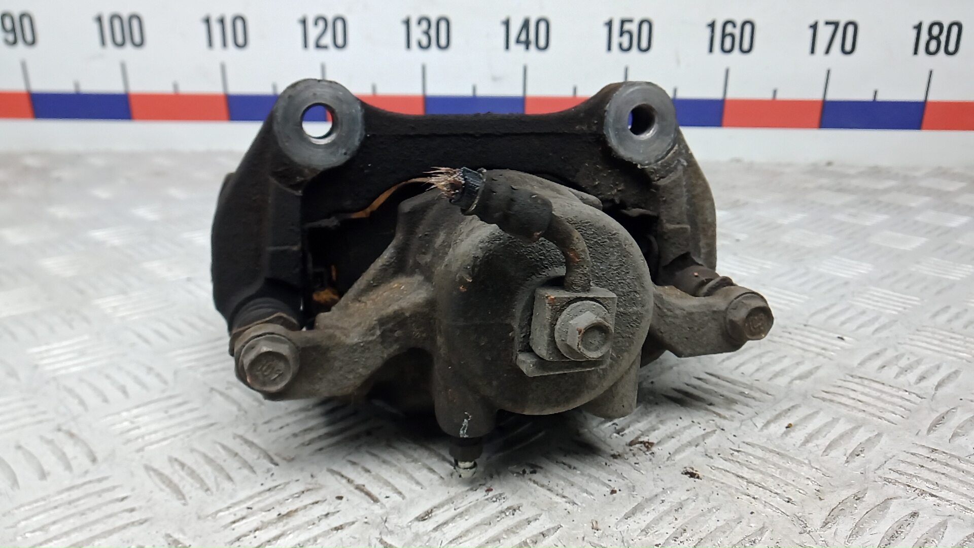 Суппорт передний правый