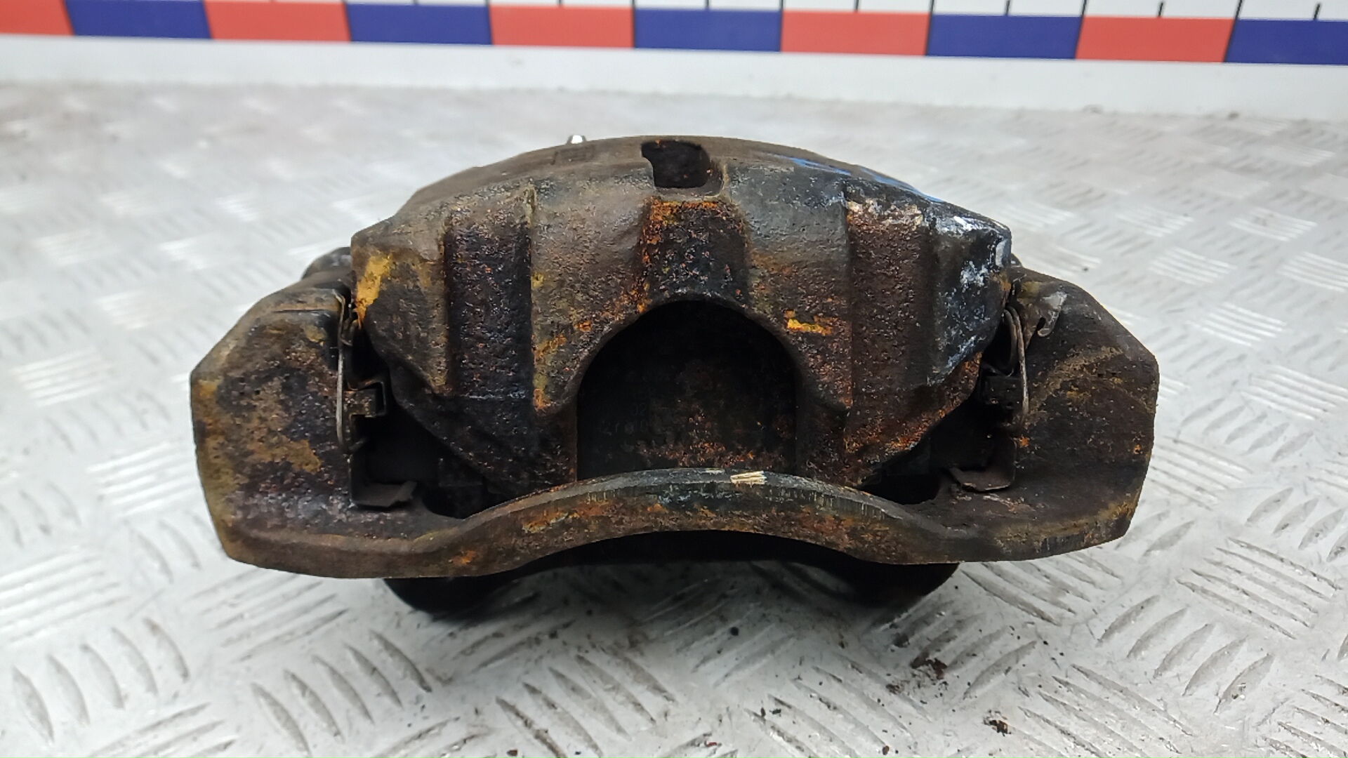 Суппорт передний правый