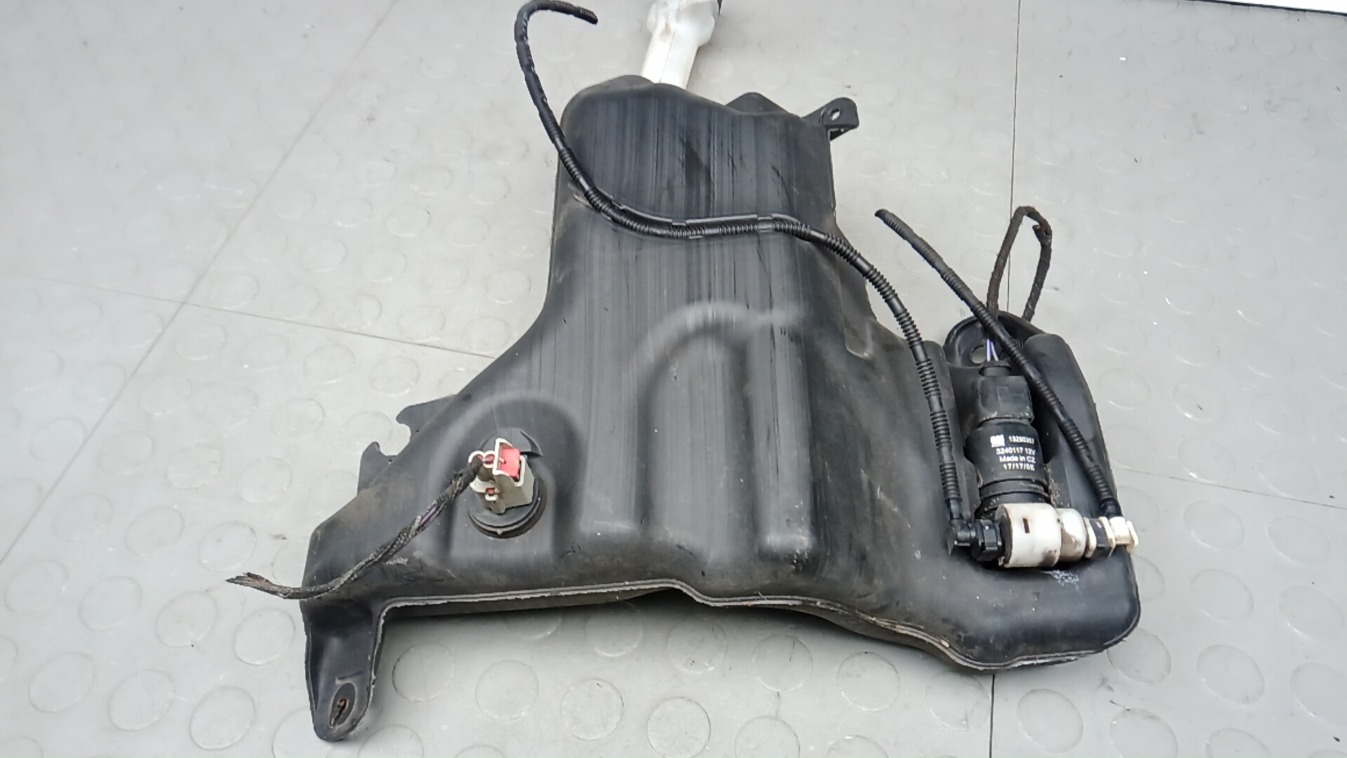 Бачок омывателя лобового стекла