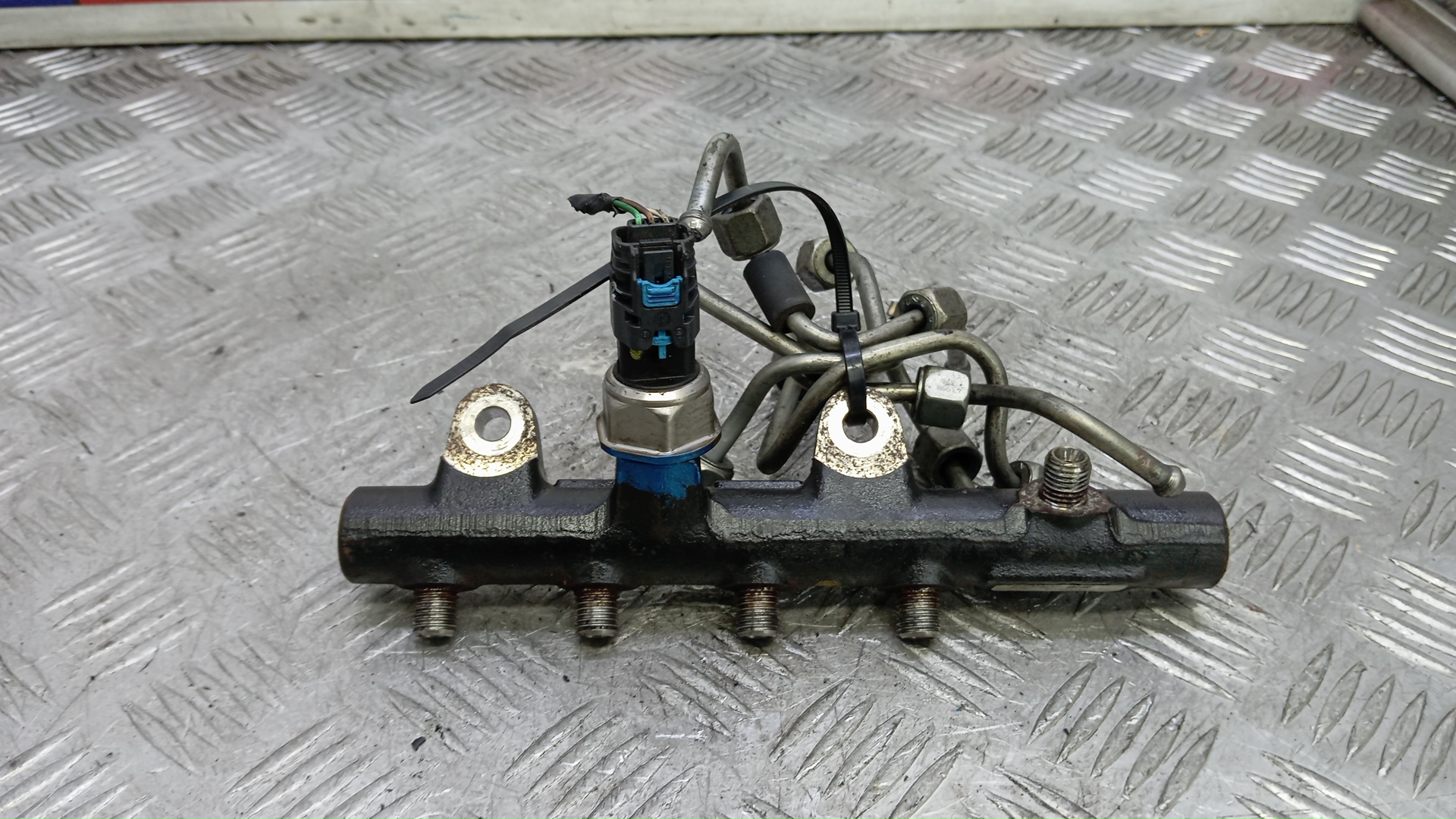 Рейка топливная (рампа)