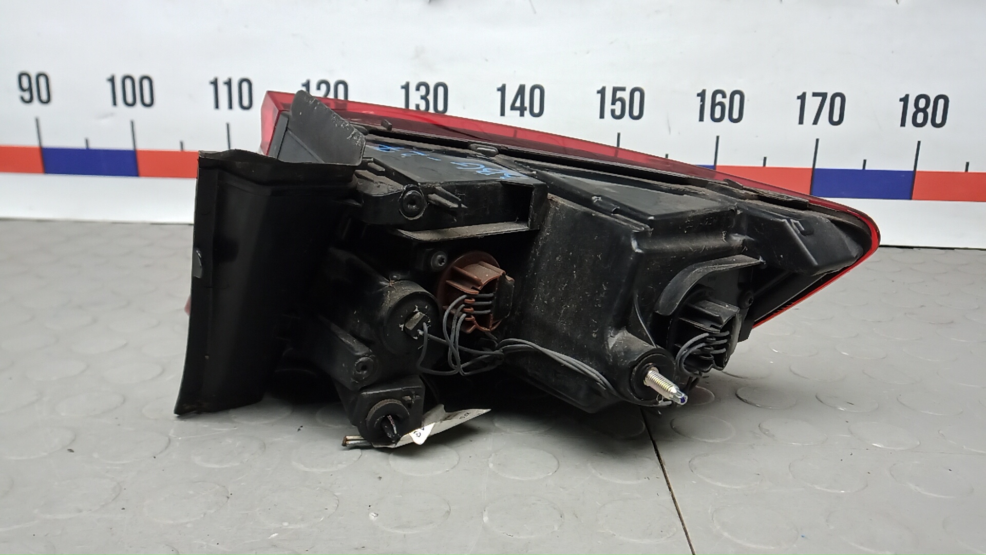 Фонарь задний левый