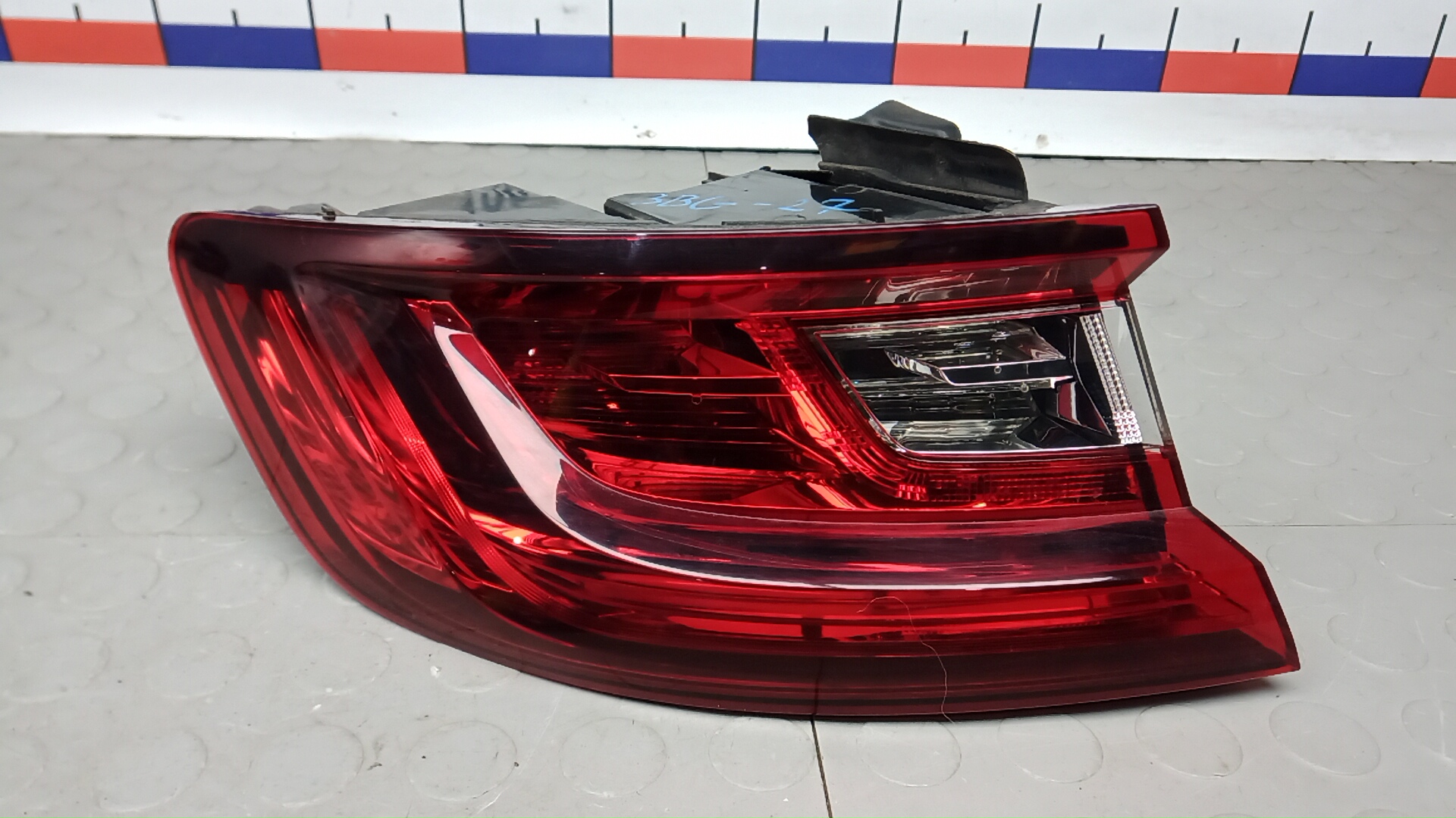 Фонарь задний левый