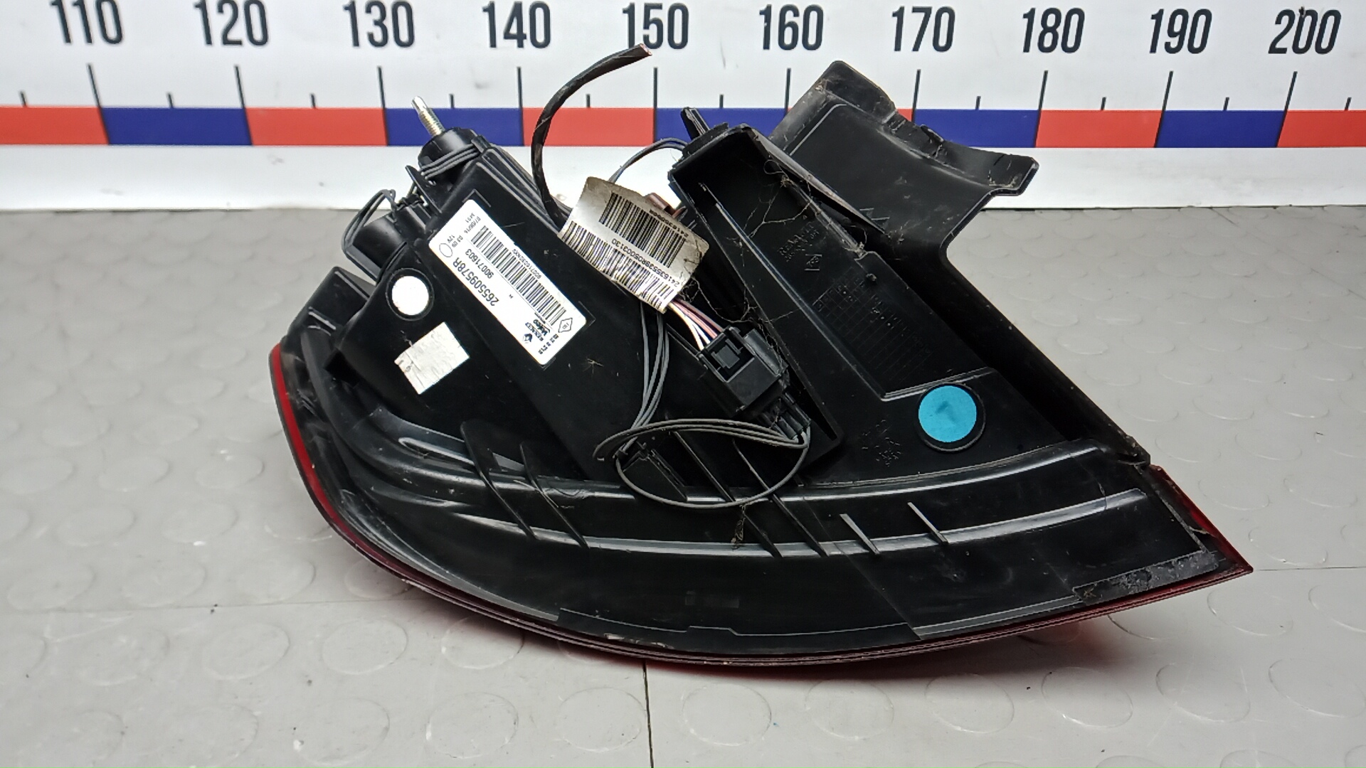 Фонарь задний правый