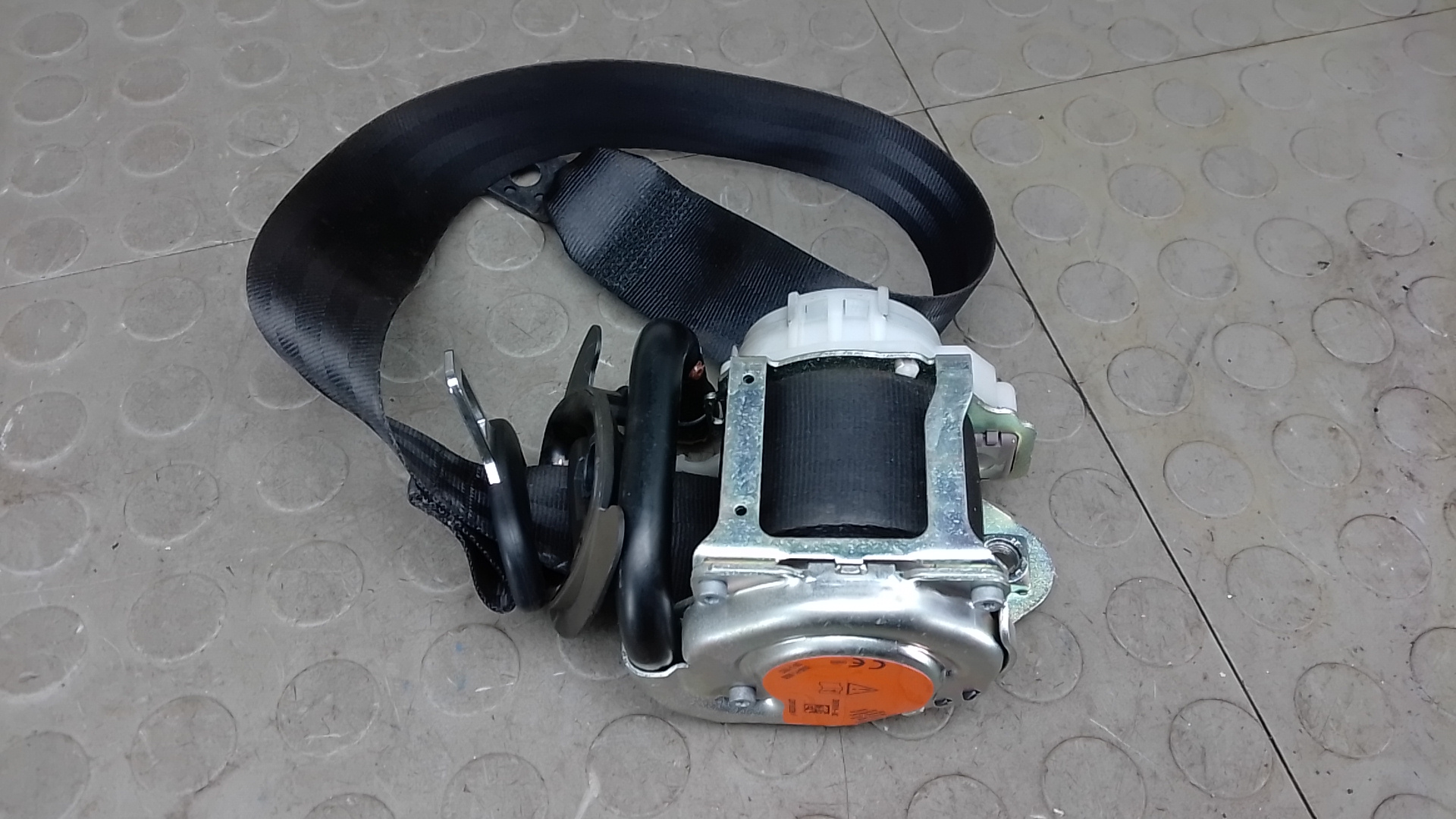 Ремень безопасности с пиропатроном