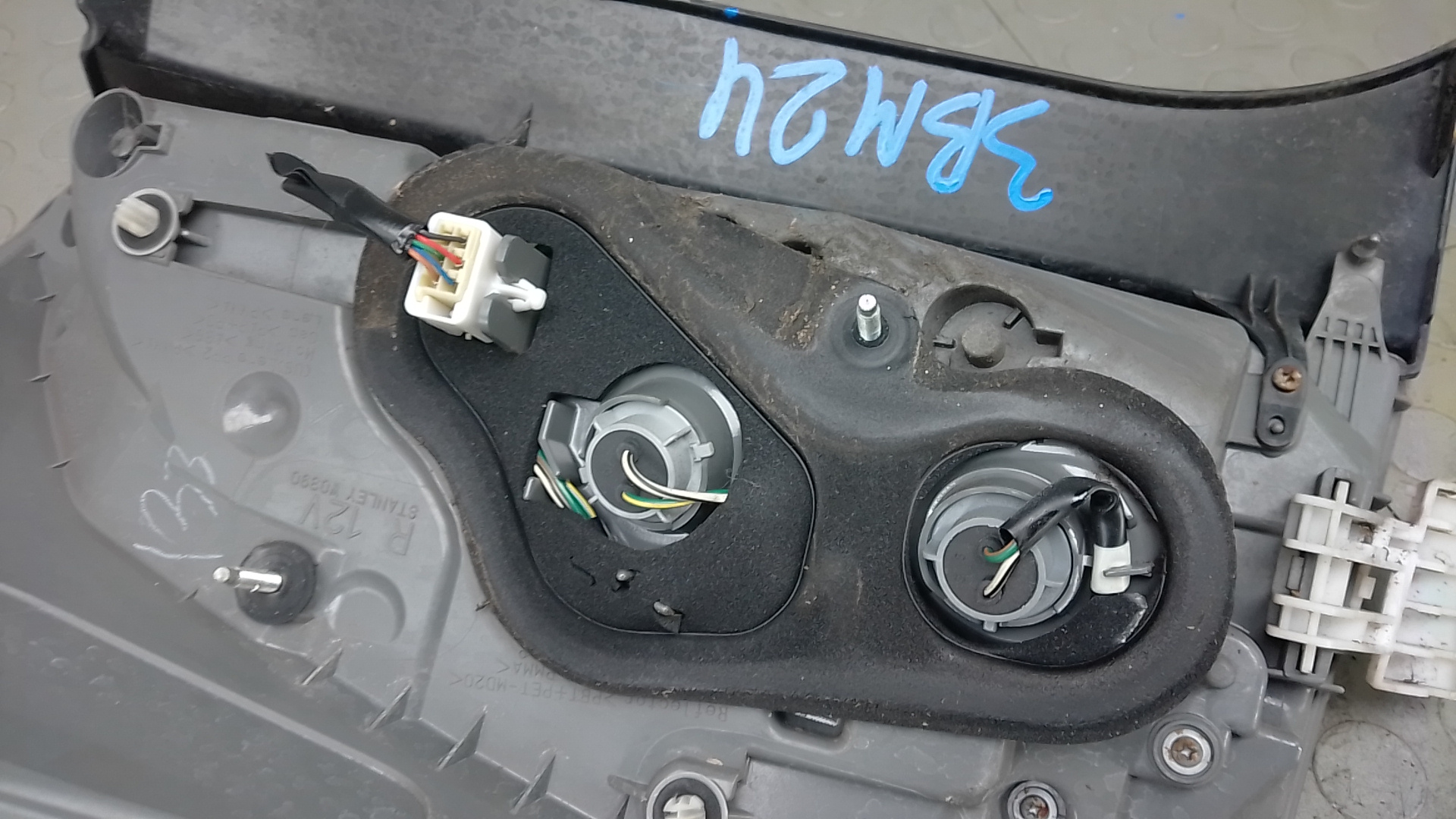 Фонарь задний правый