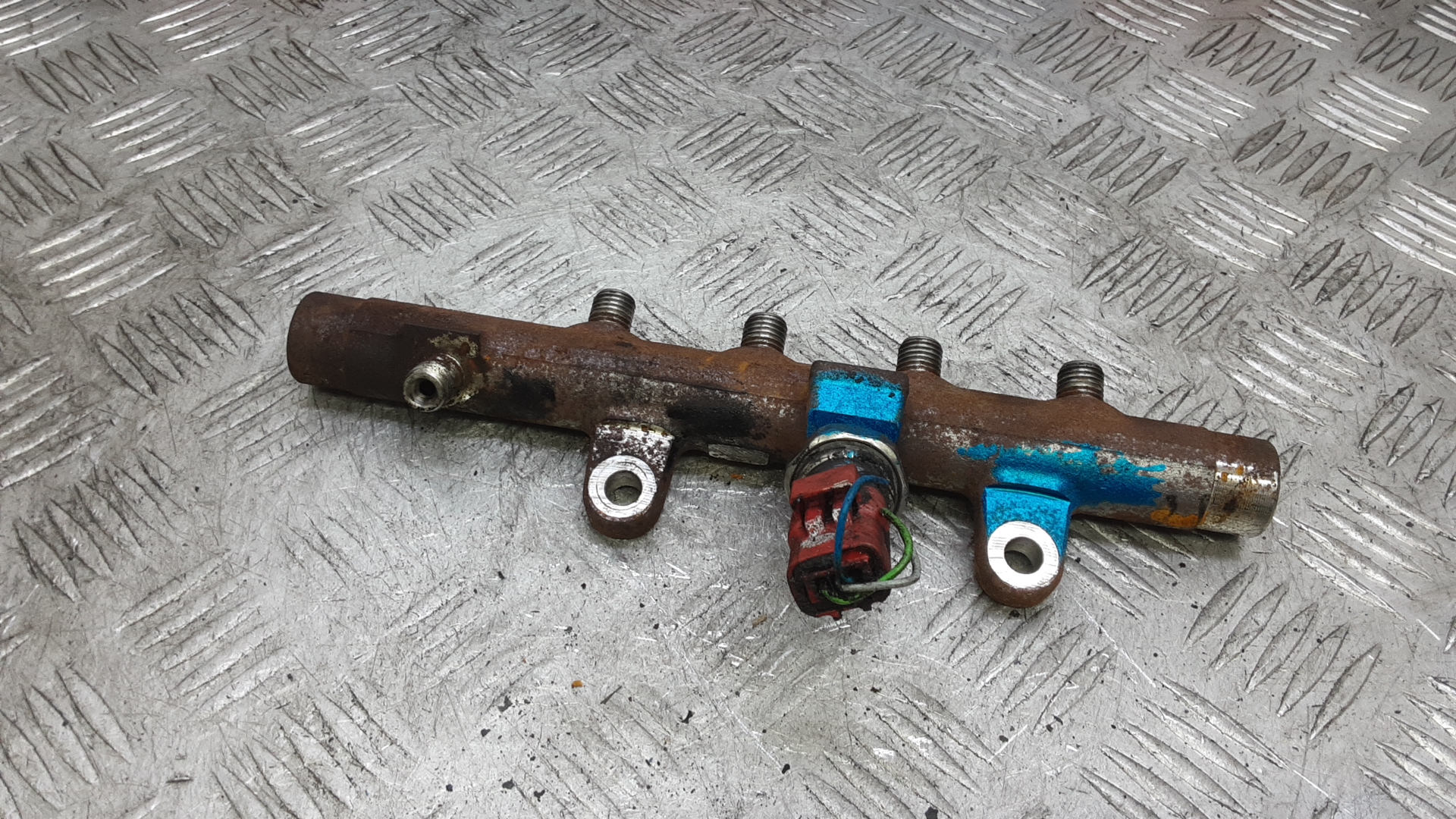 Рейка топливная (рампа)