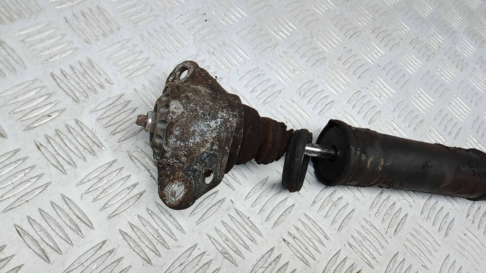 Амортизатор задний (стойка)