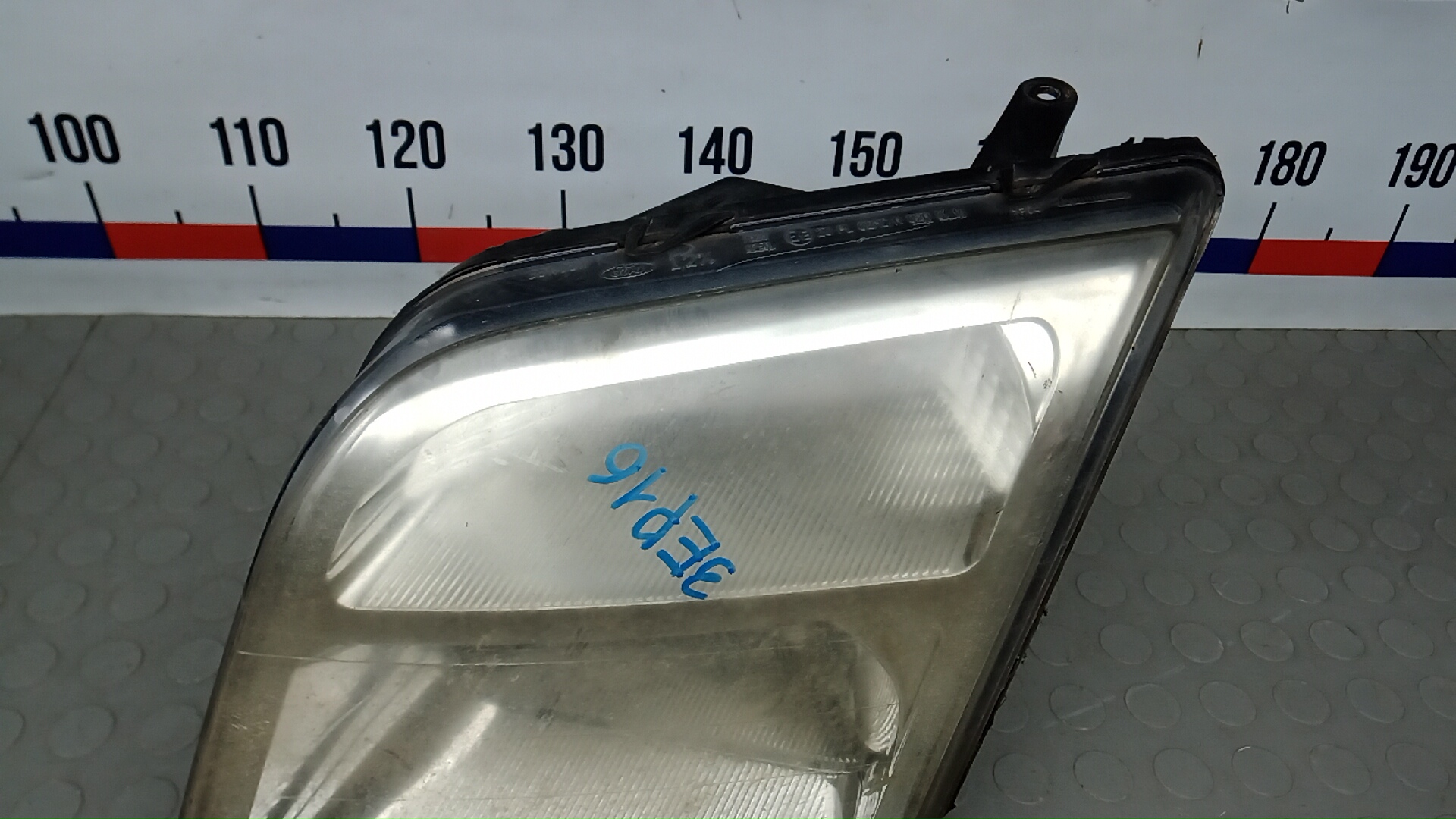 Фара левая