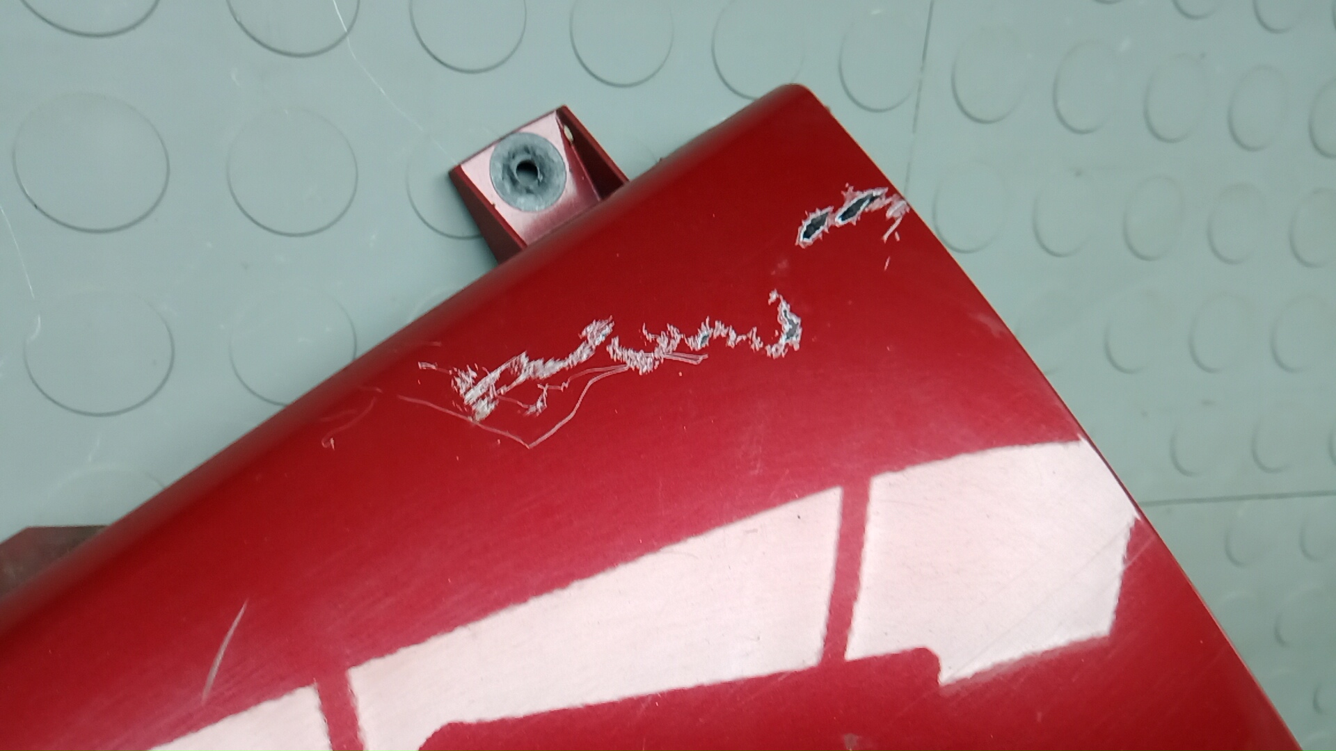 Крыло переднее левое