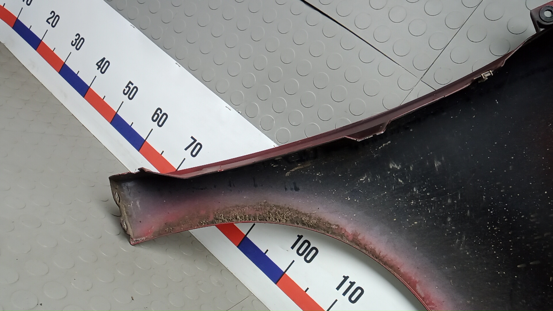 Крыло переднее левое