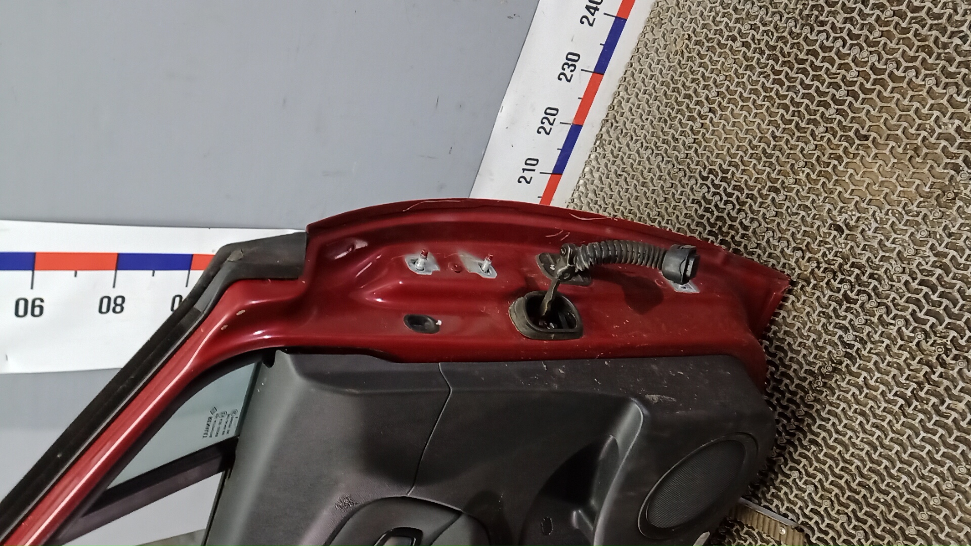 Дверь передняя левая