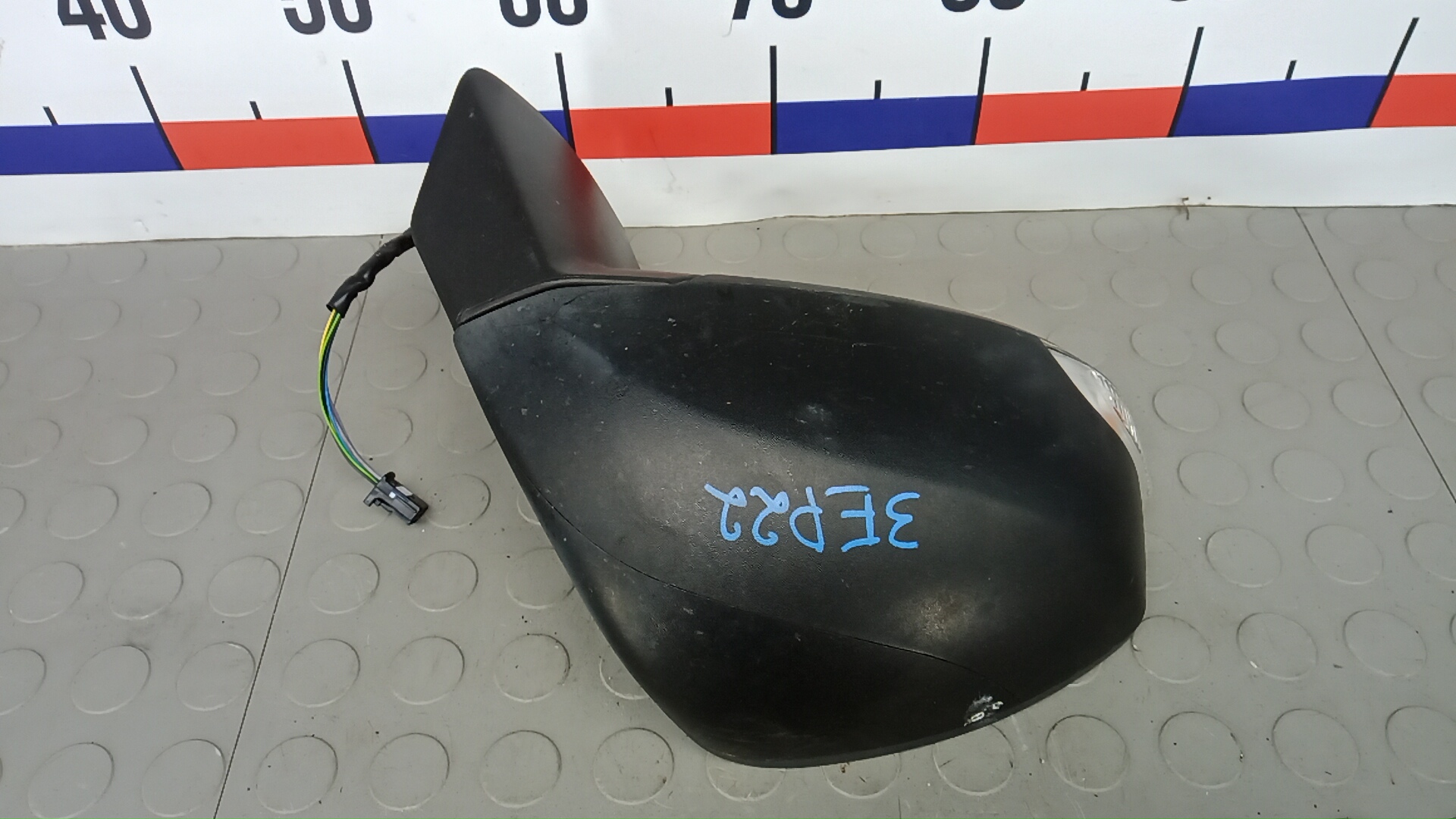 Зеркало правое электрическое