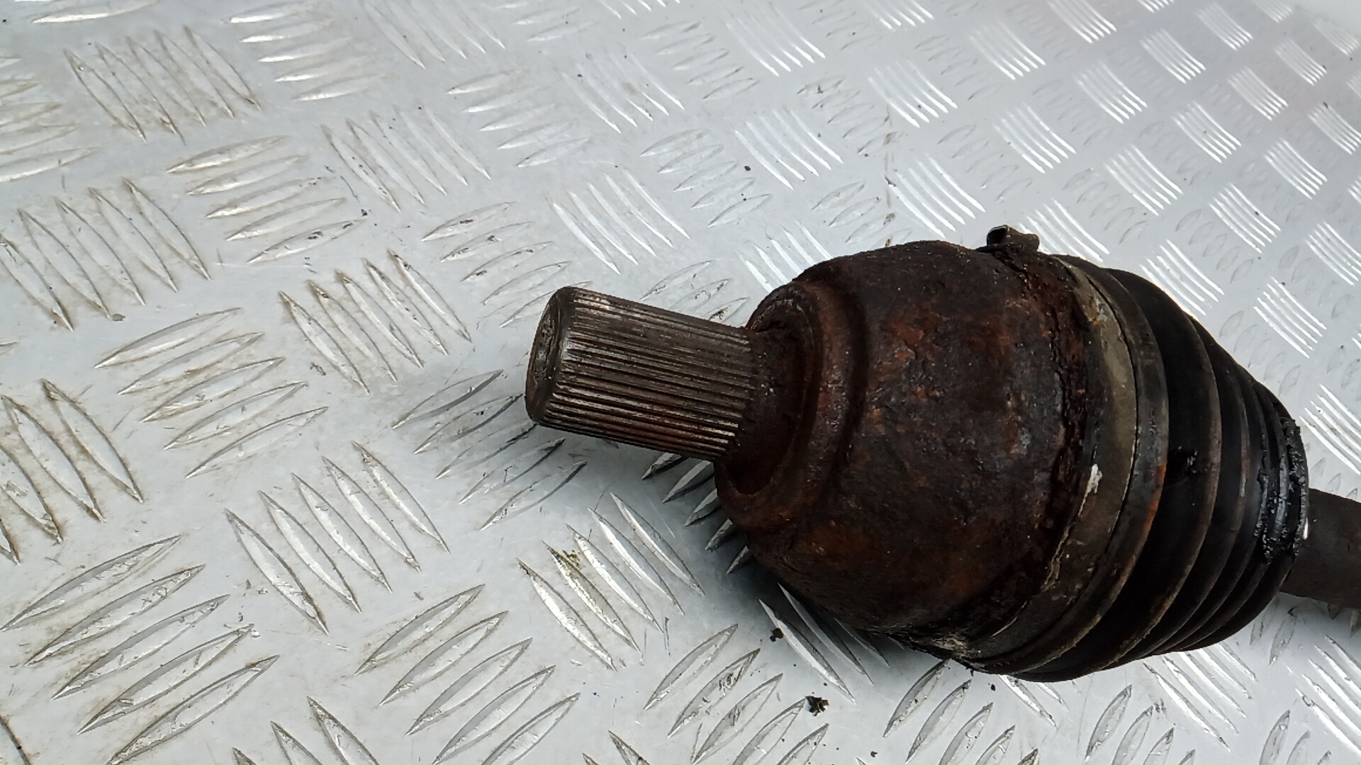 Полуось передняя правая