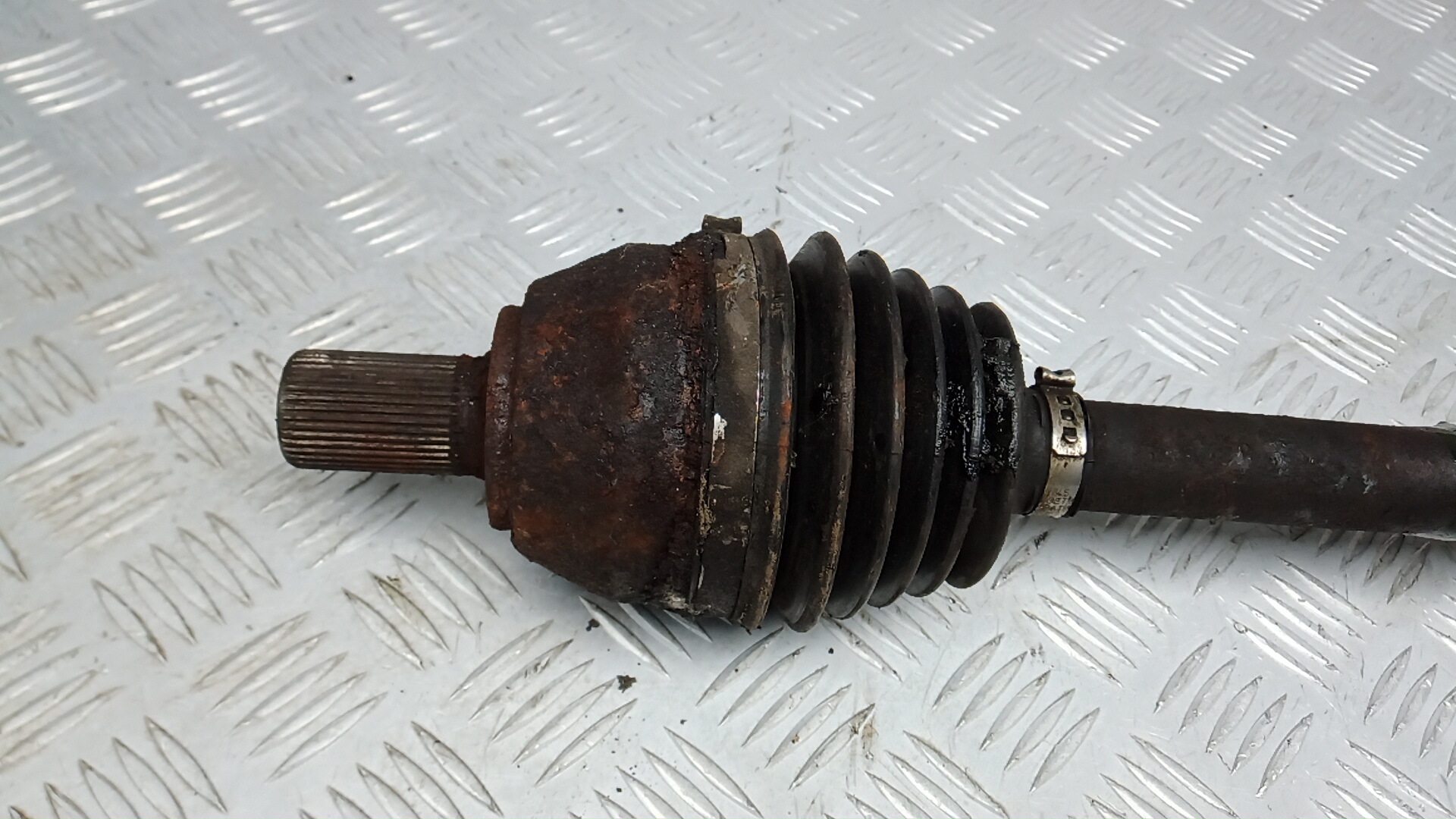 Полуось передняя правая