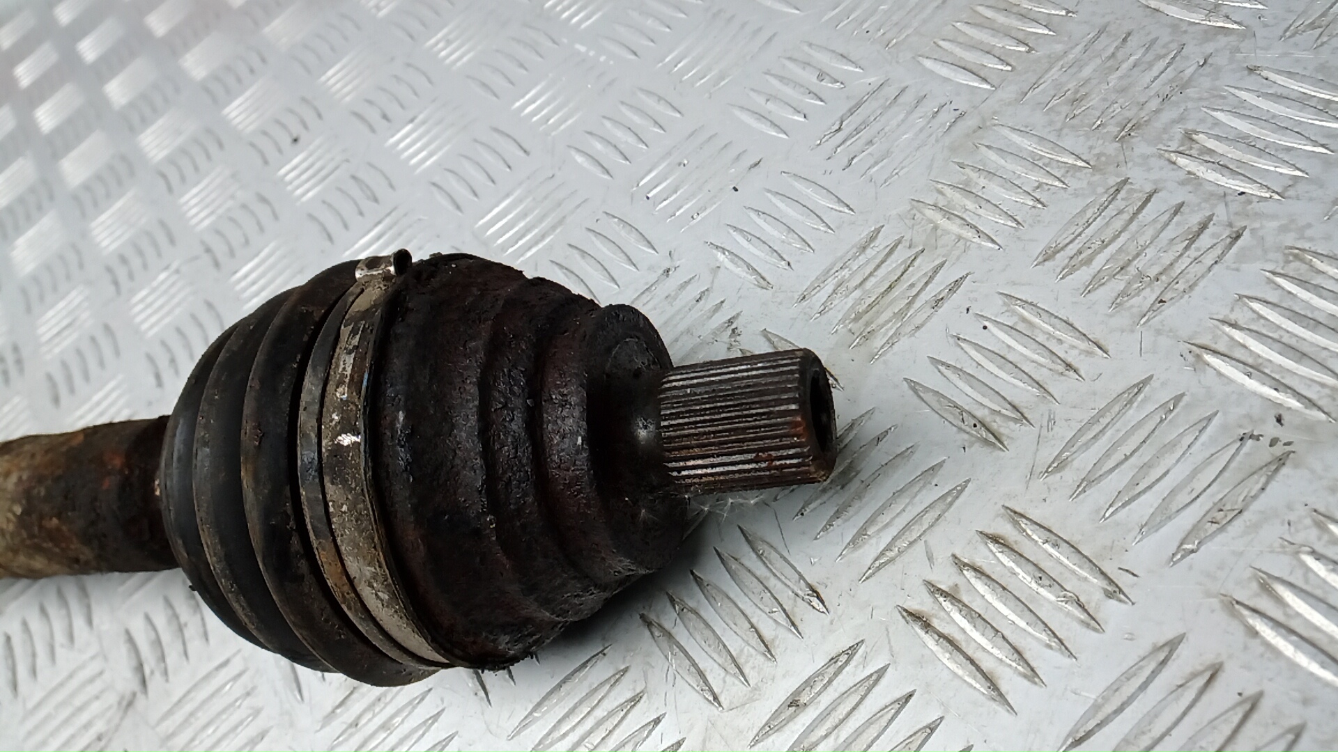 Полуось передняя правая