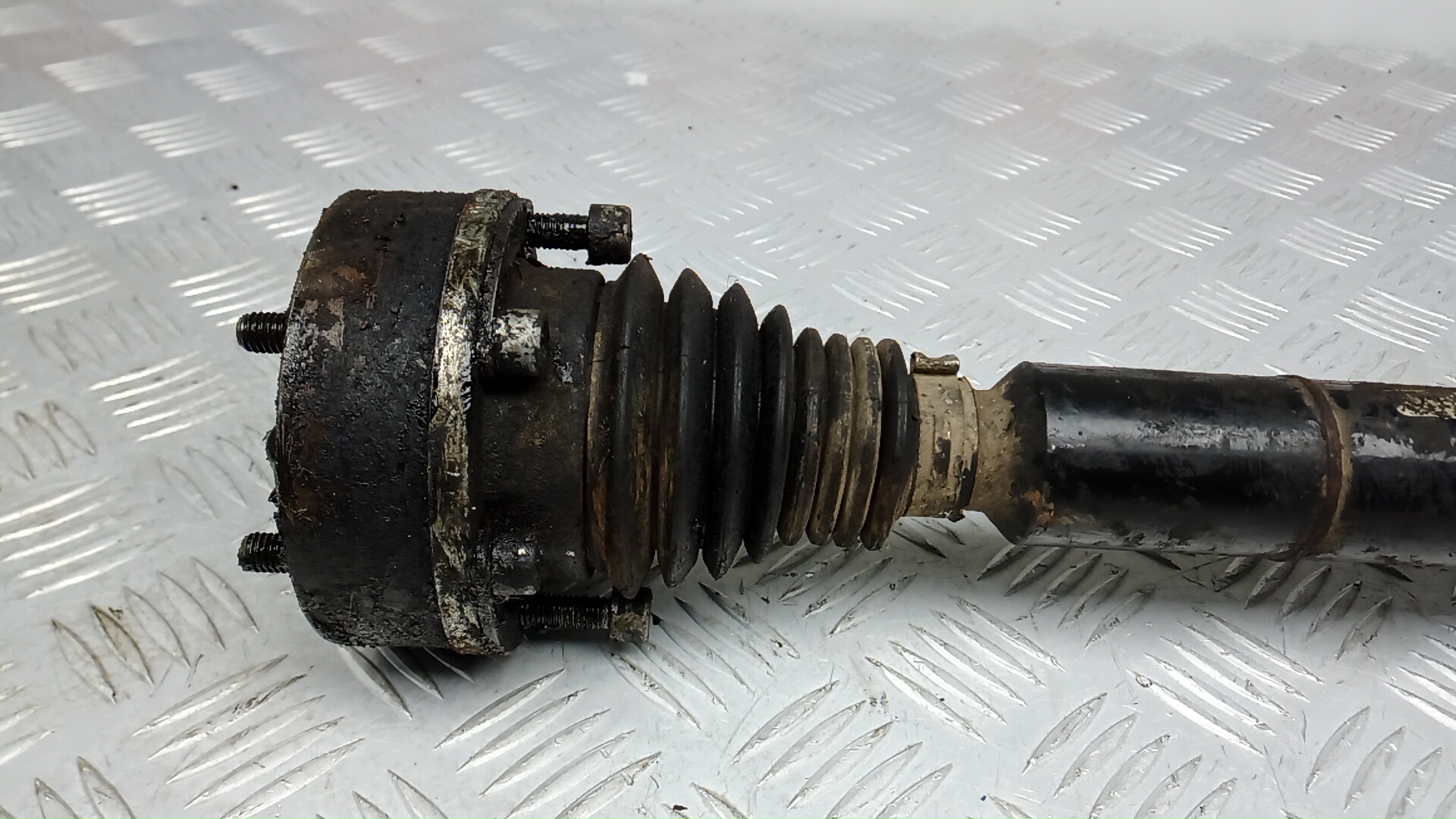 Полуось передняя правая