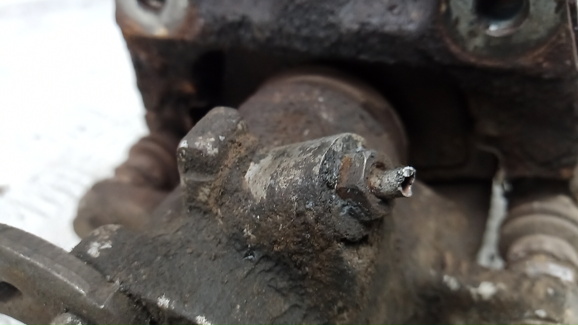 Суппорт задний правый