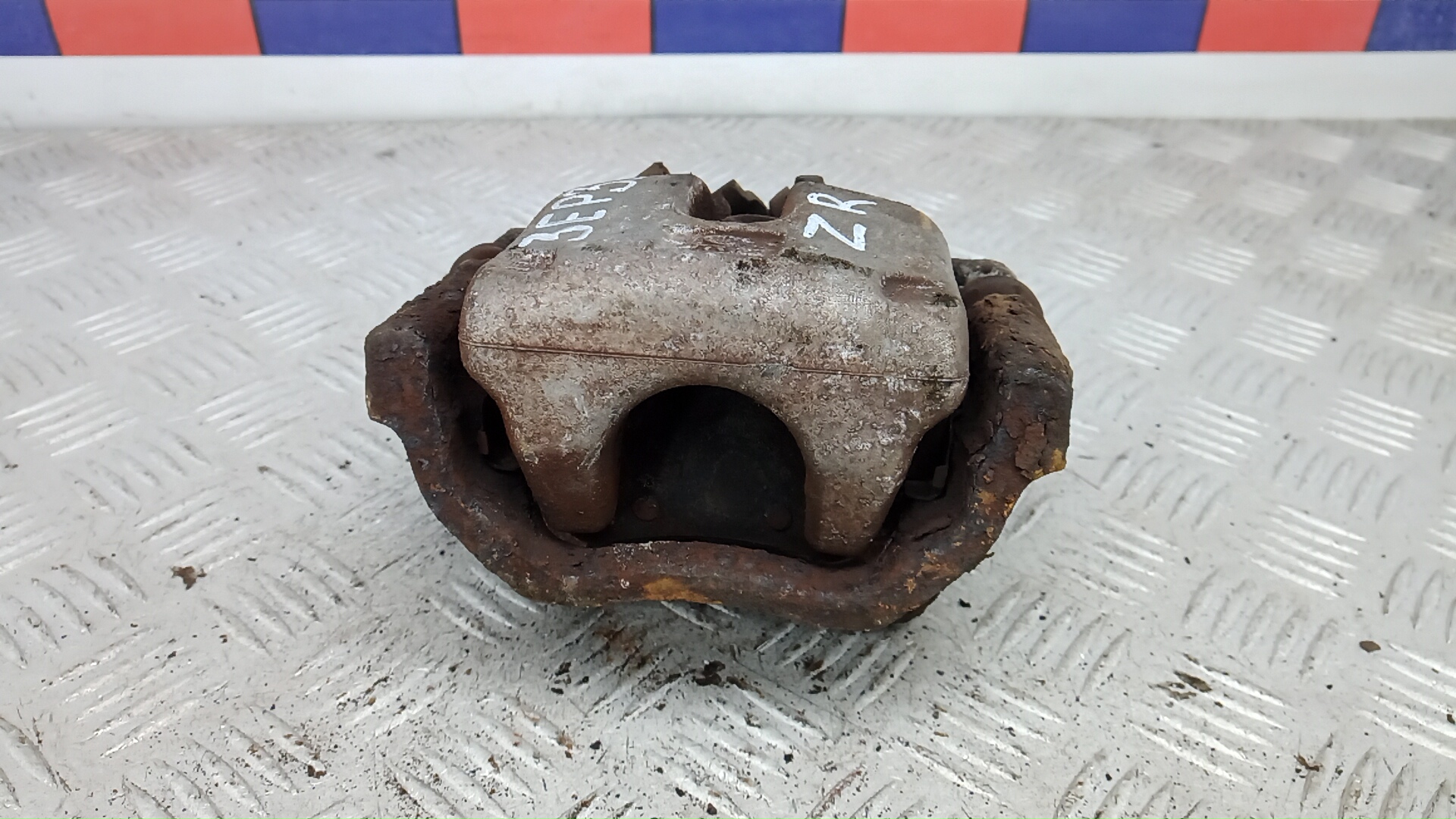 Суппорт задний правый