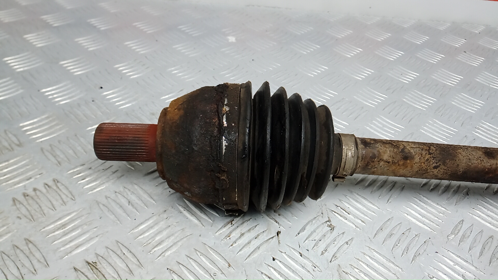 Полуось передняя правая