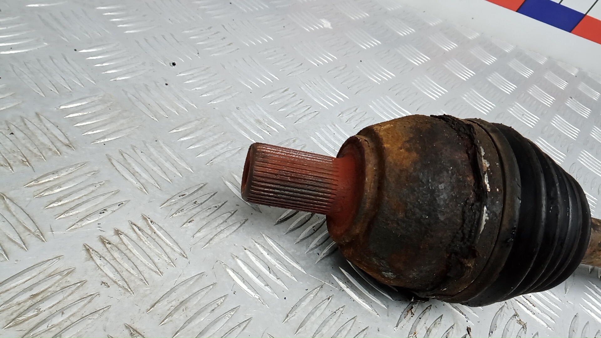 Полуось передняя правая