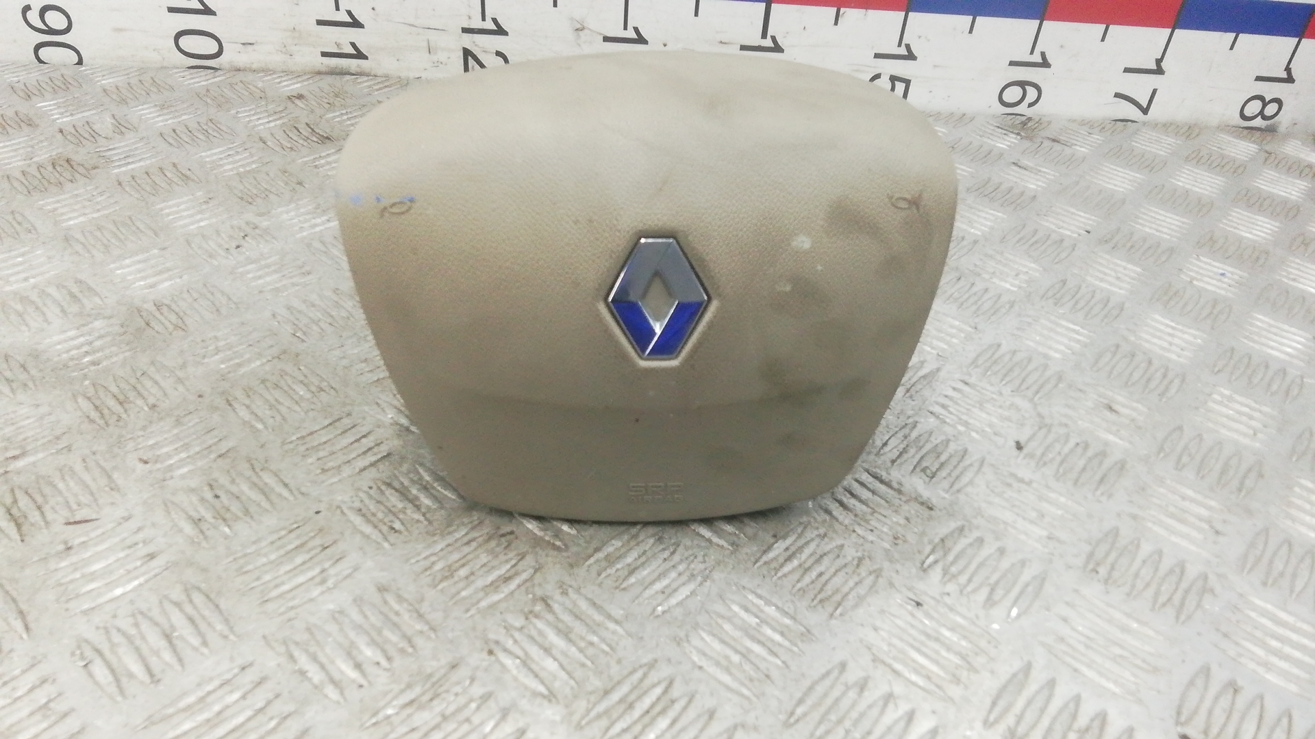 Подушка безопасности в рулевое колесо