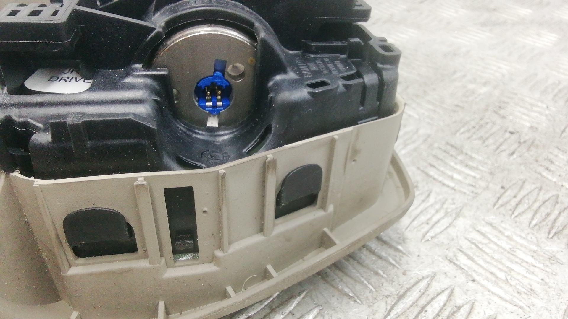 Подушка безопасности в рулевое колесо