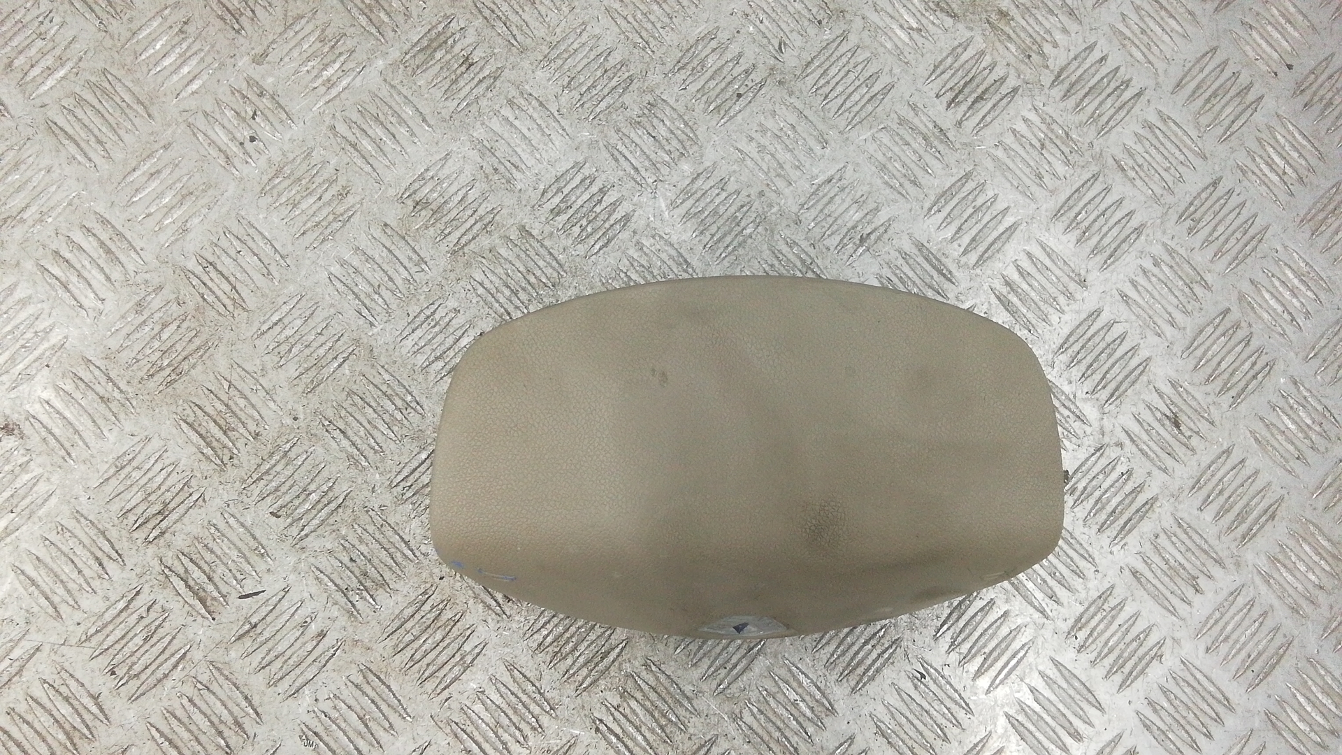 Подушка безопасности в рулевое колесо