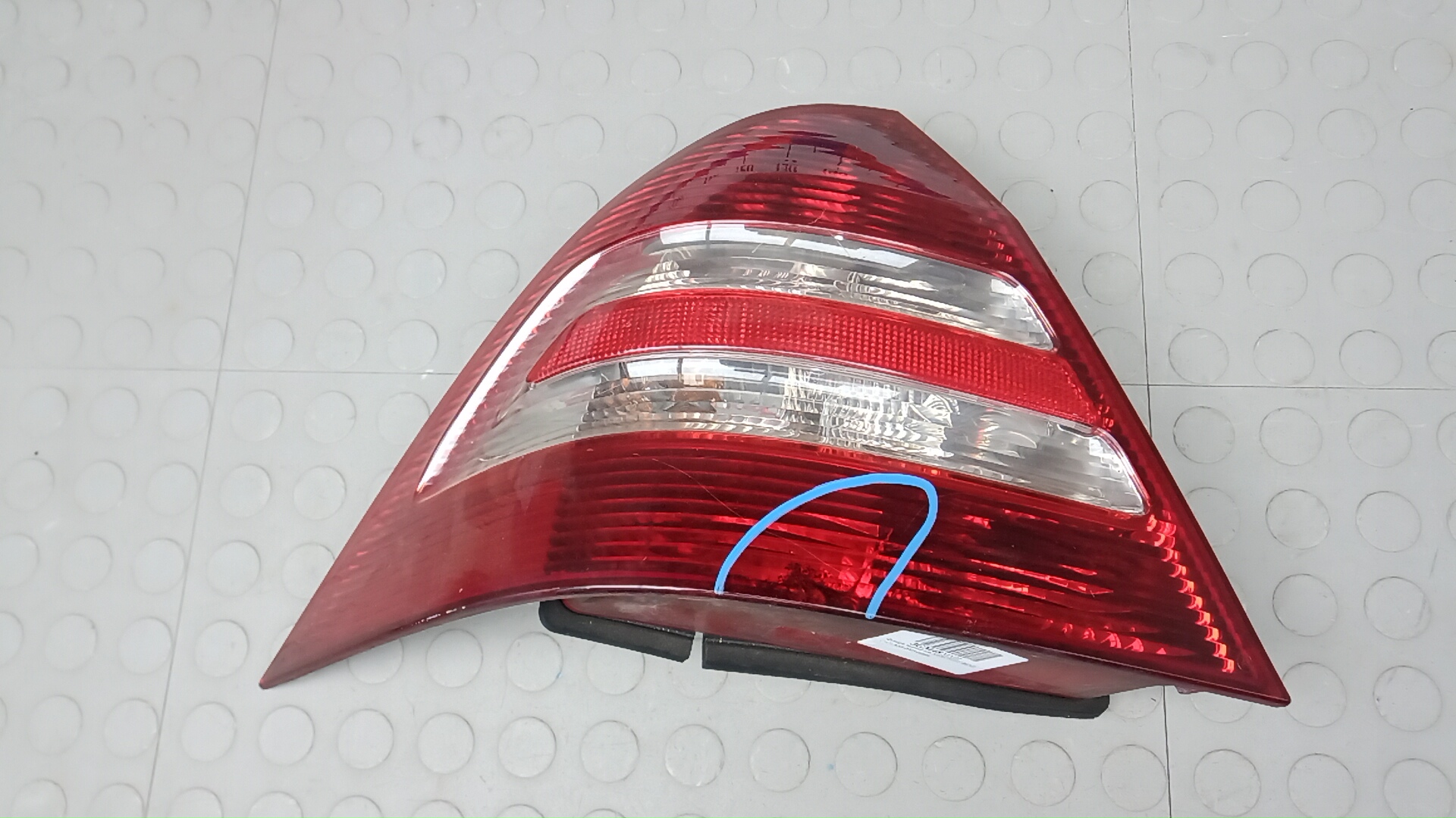 Фонарь задний левый