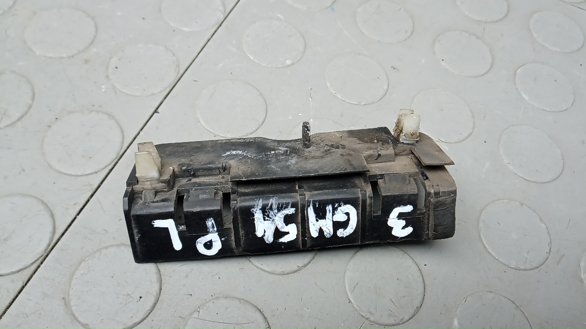 Кронштейн переднего бампера