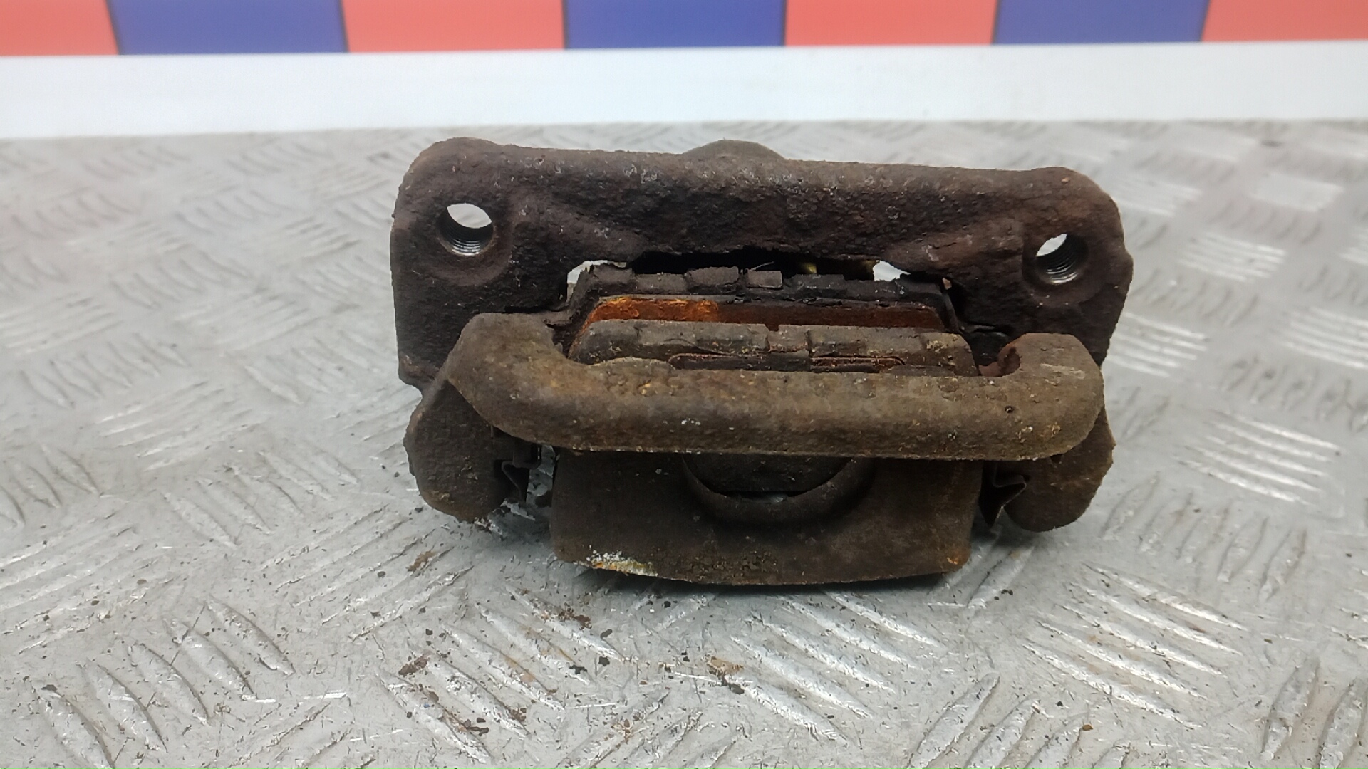 Суппорт задний правый