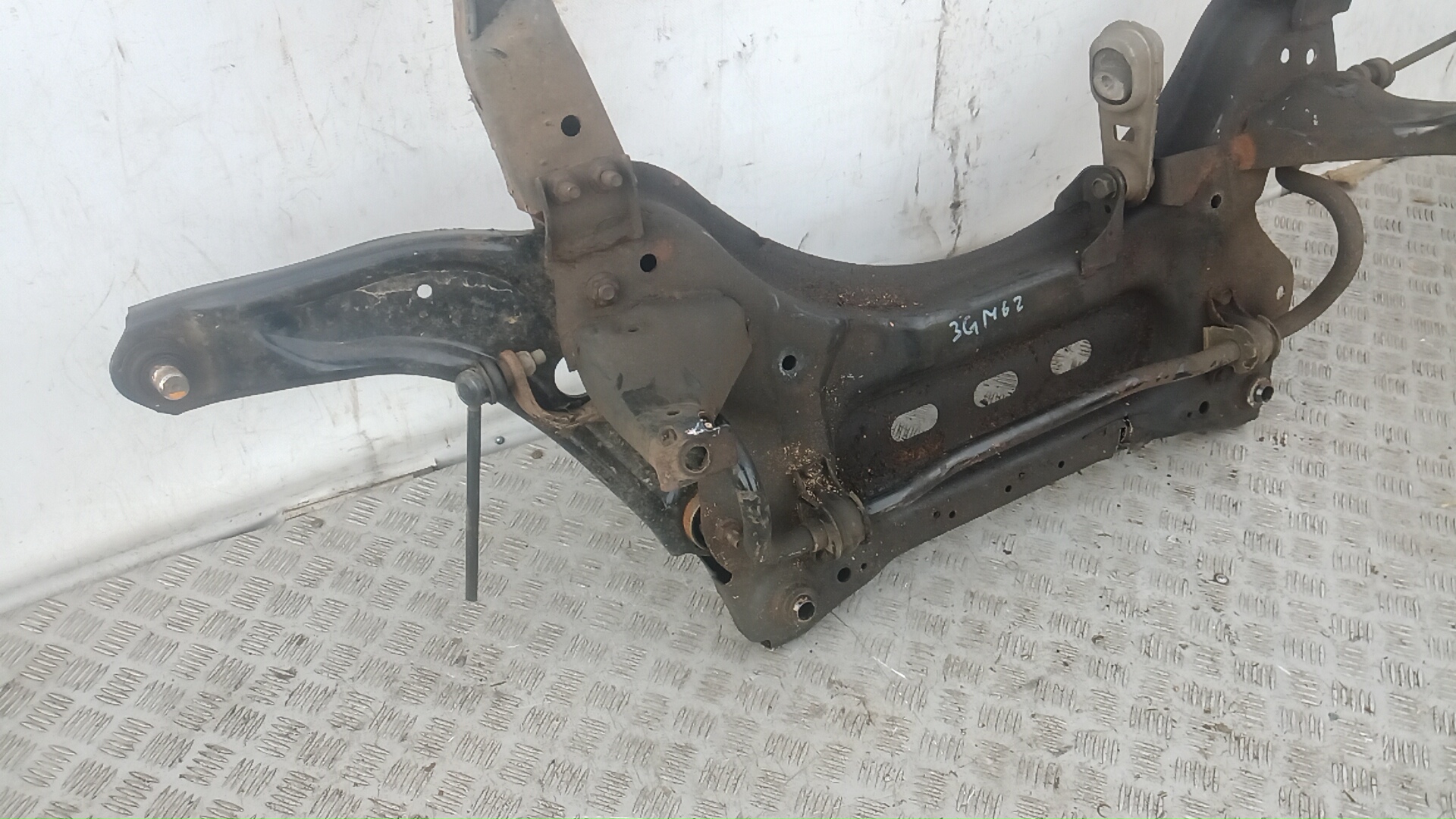 Балка передняя (крепление продольных тяг)